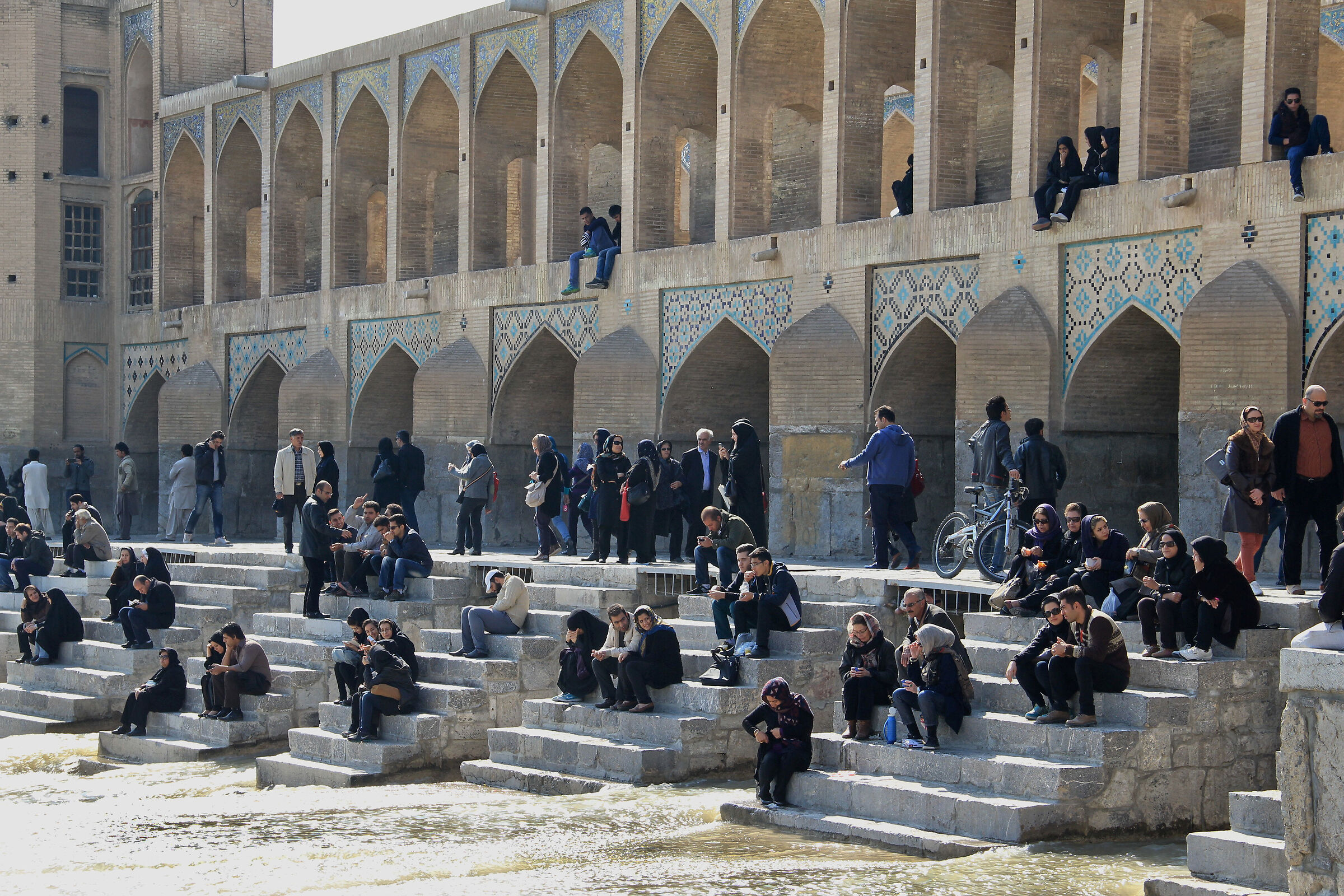 Khaju Bridge Encounters