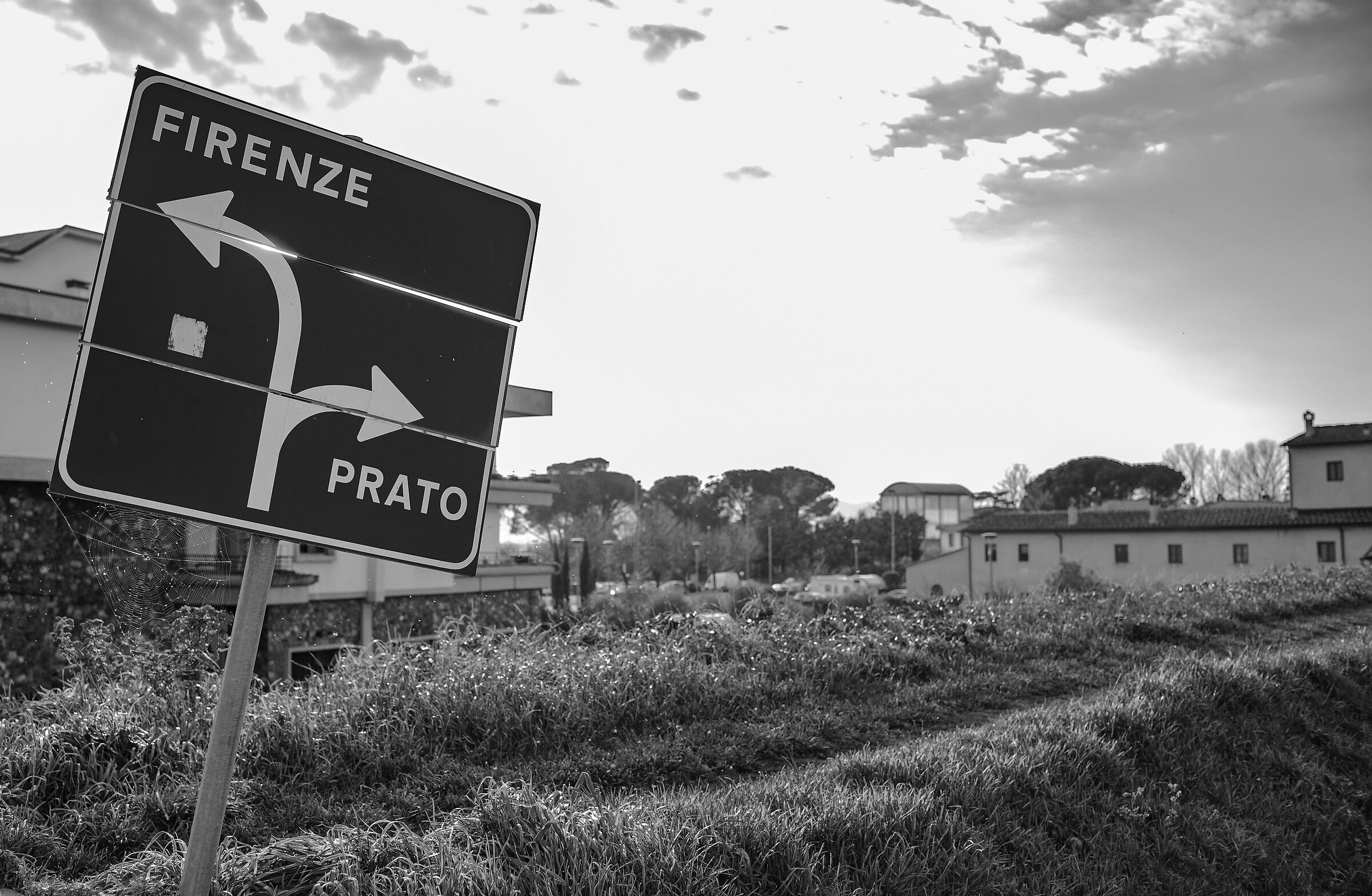 A sinistra Firenze, a destra Prato