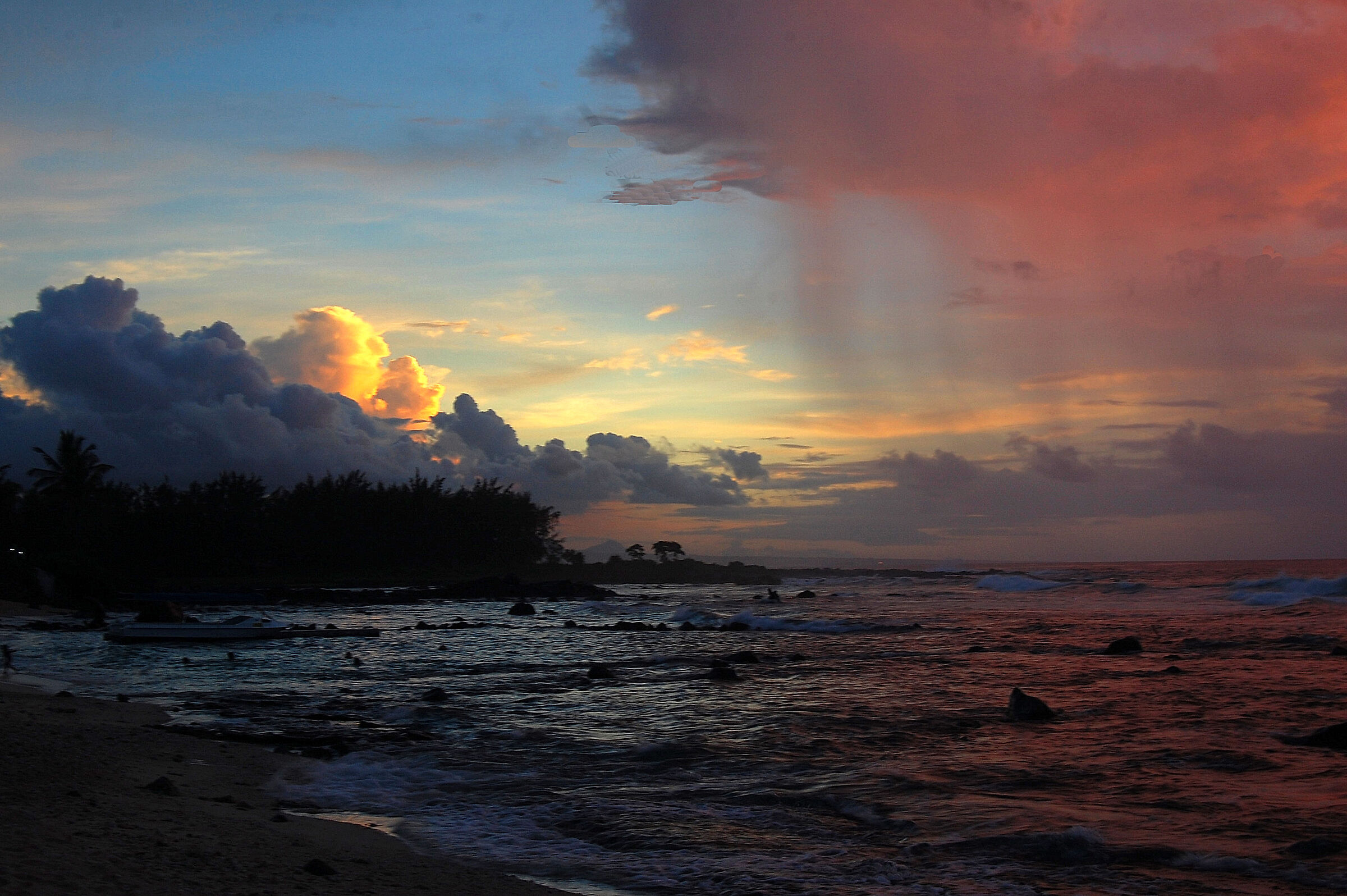 Mauritius: Storm warning