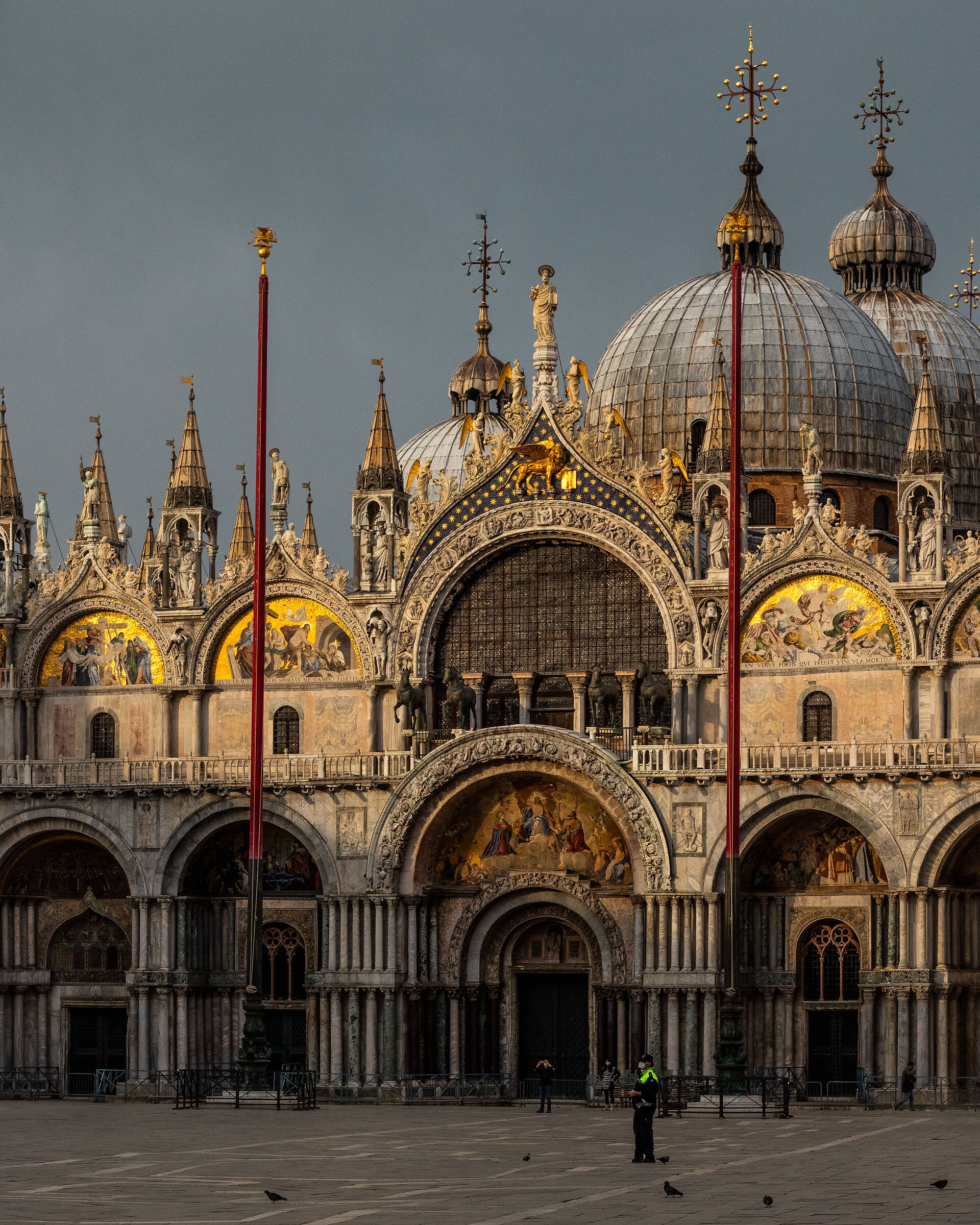 Il sole illumina l'oro veneziano