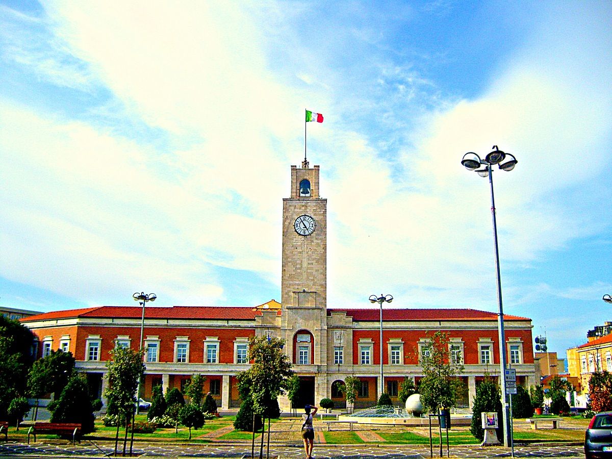 People's Square (lt)