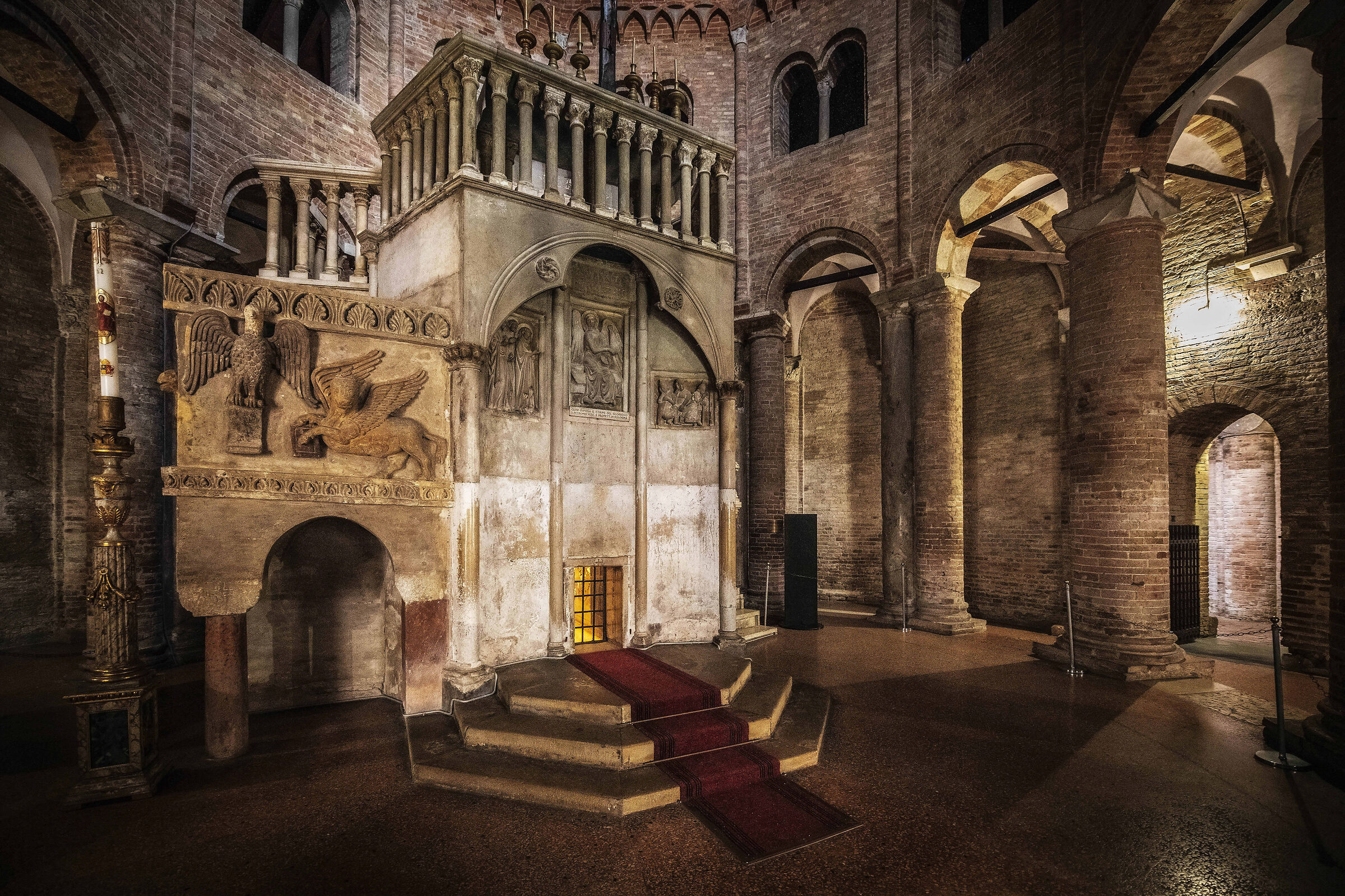 Bologna, Basilica S. Stefano. Chiesa del S. Sepolcro