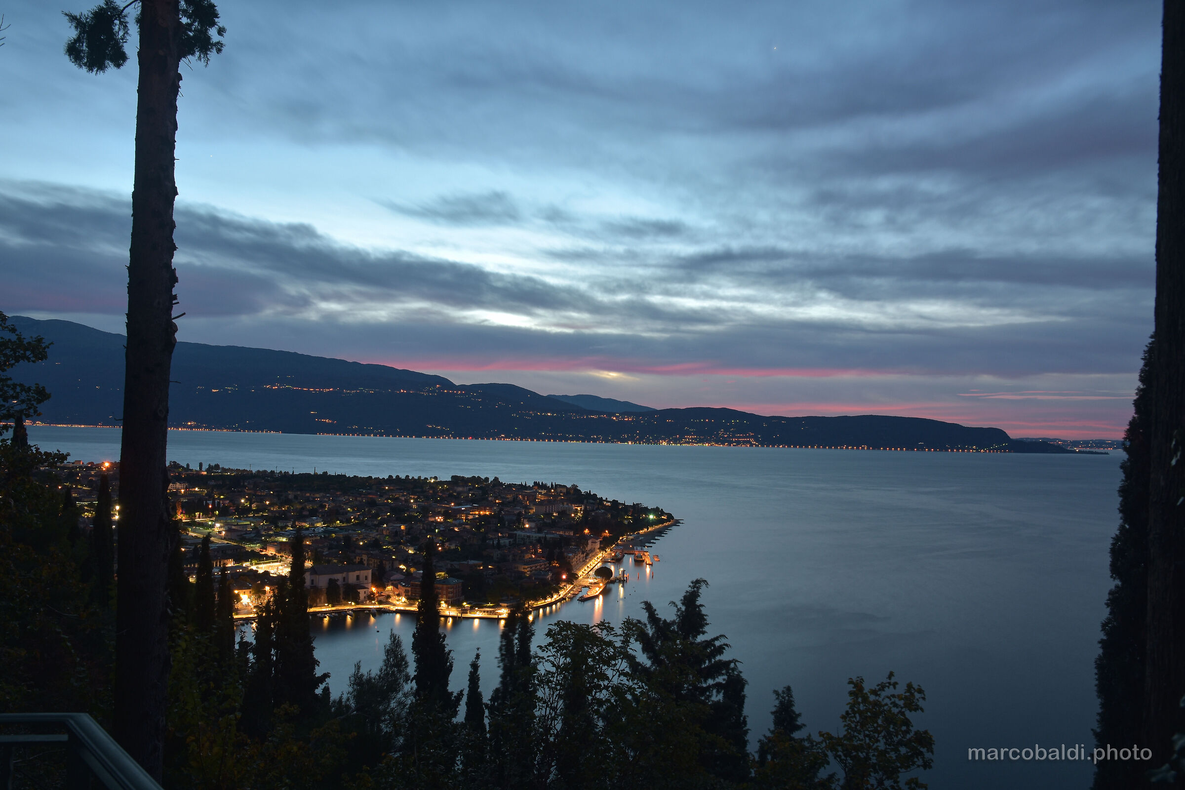Toscolano Maderno alba - Wikipedia