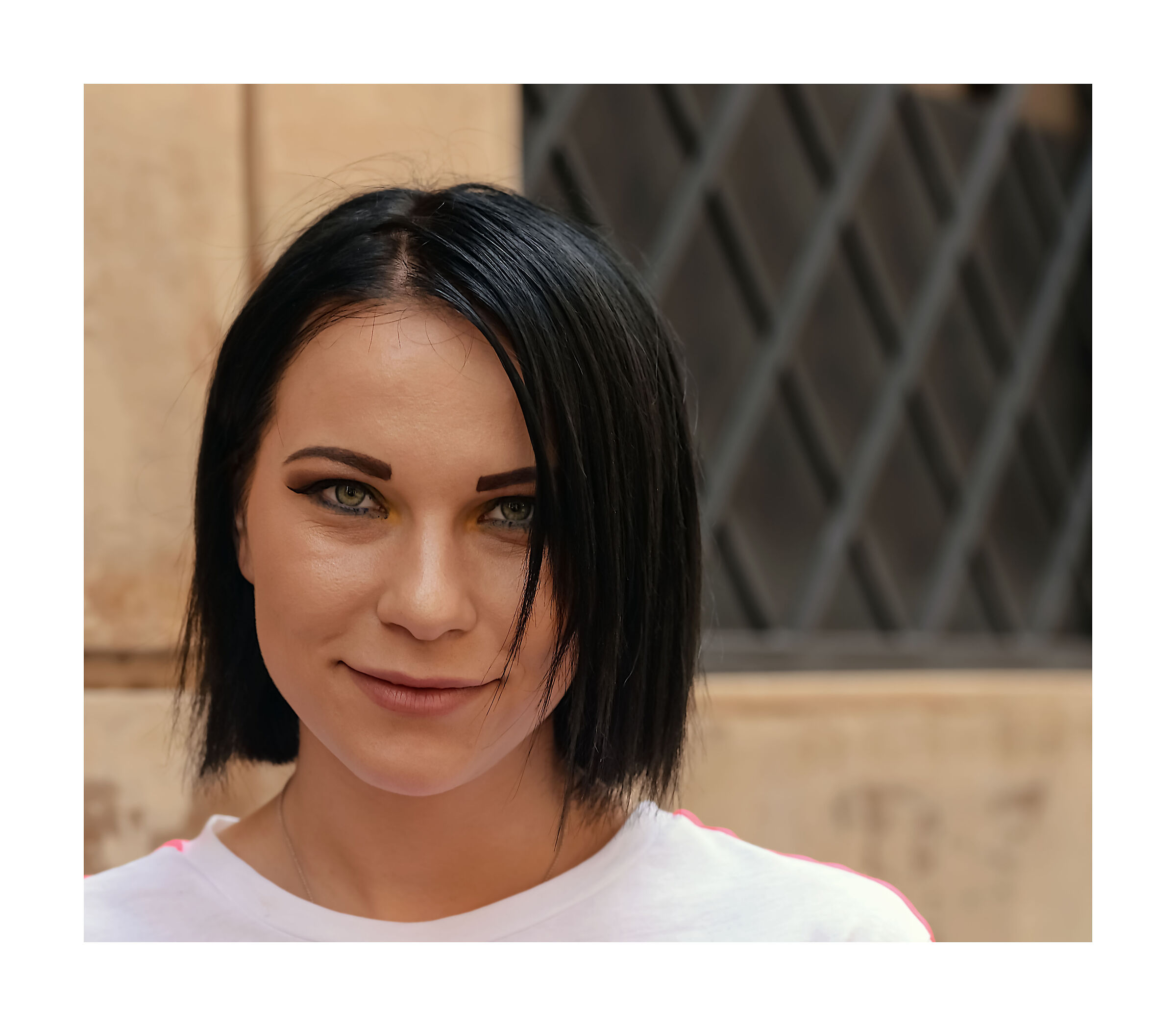 Le posso fare un ritratto...certo...grazie...