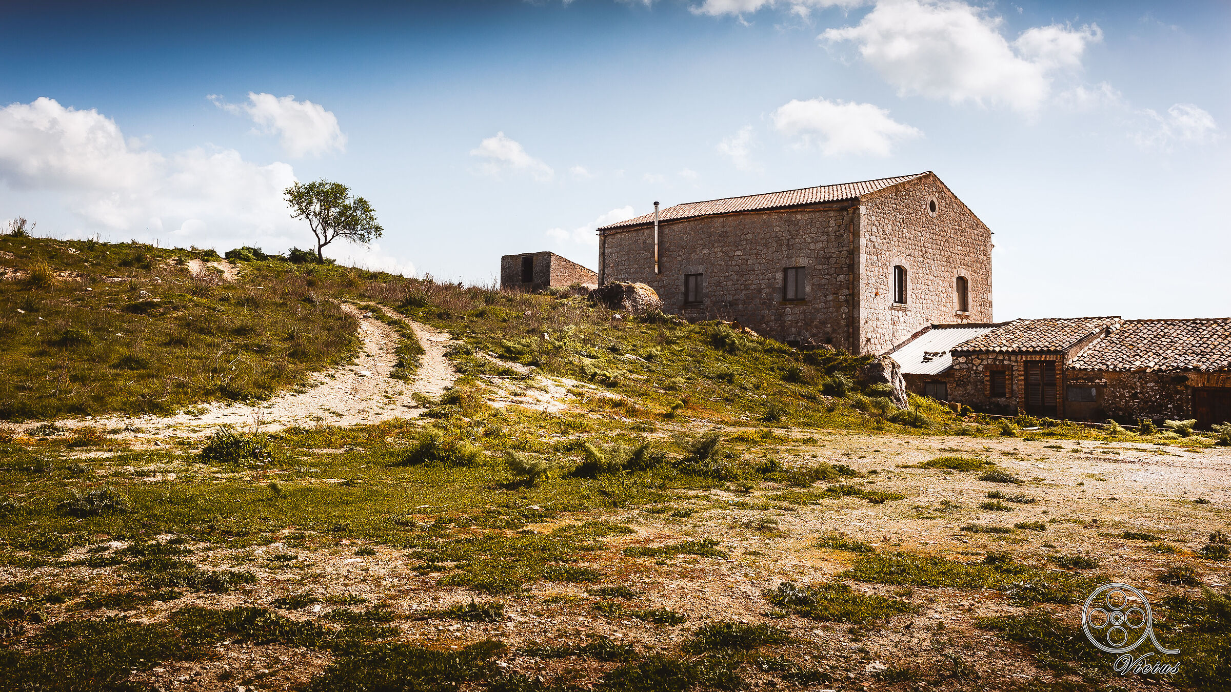 dietro il Borgo e il museo