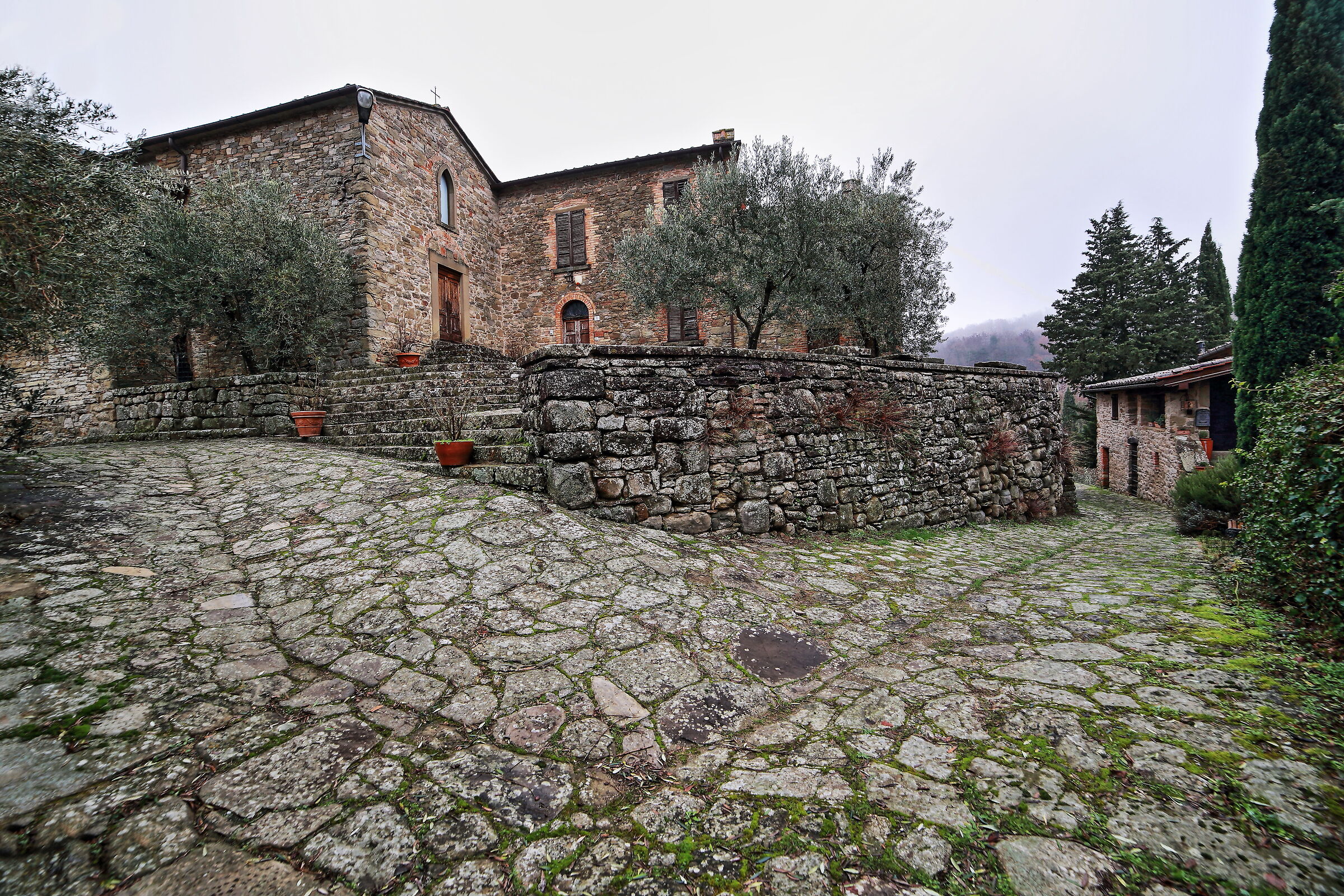 Passato, presente nel piccolo borgo di Toppole