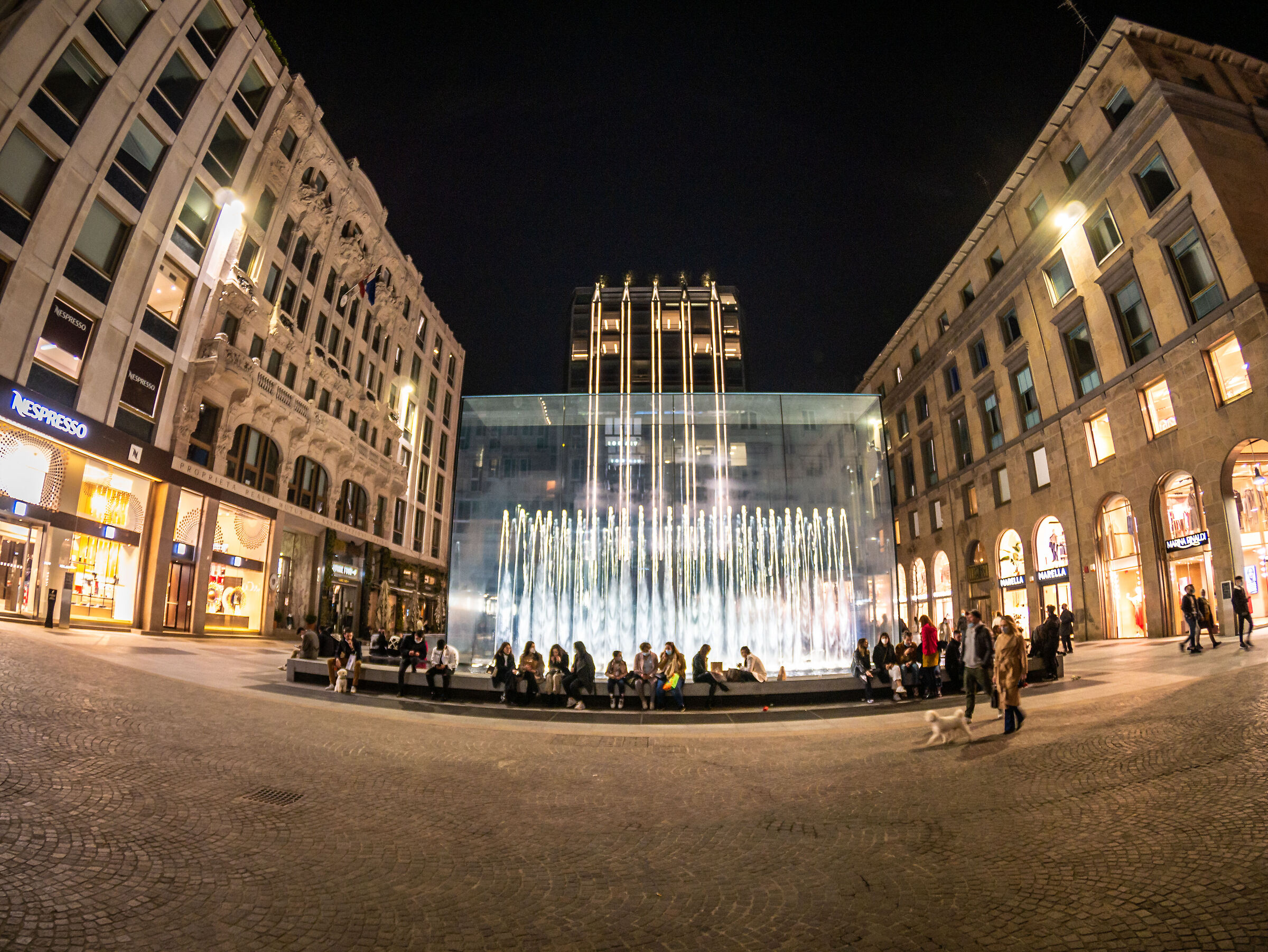 Piazza Liberty - Apple Store Milan