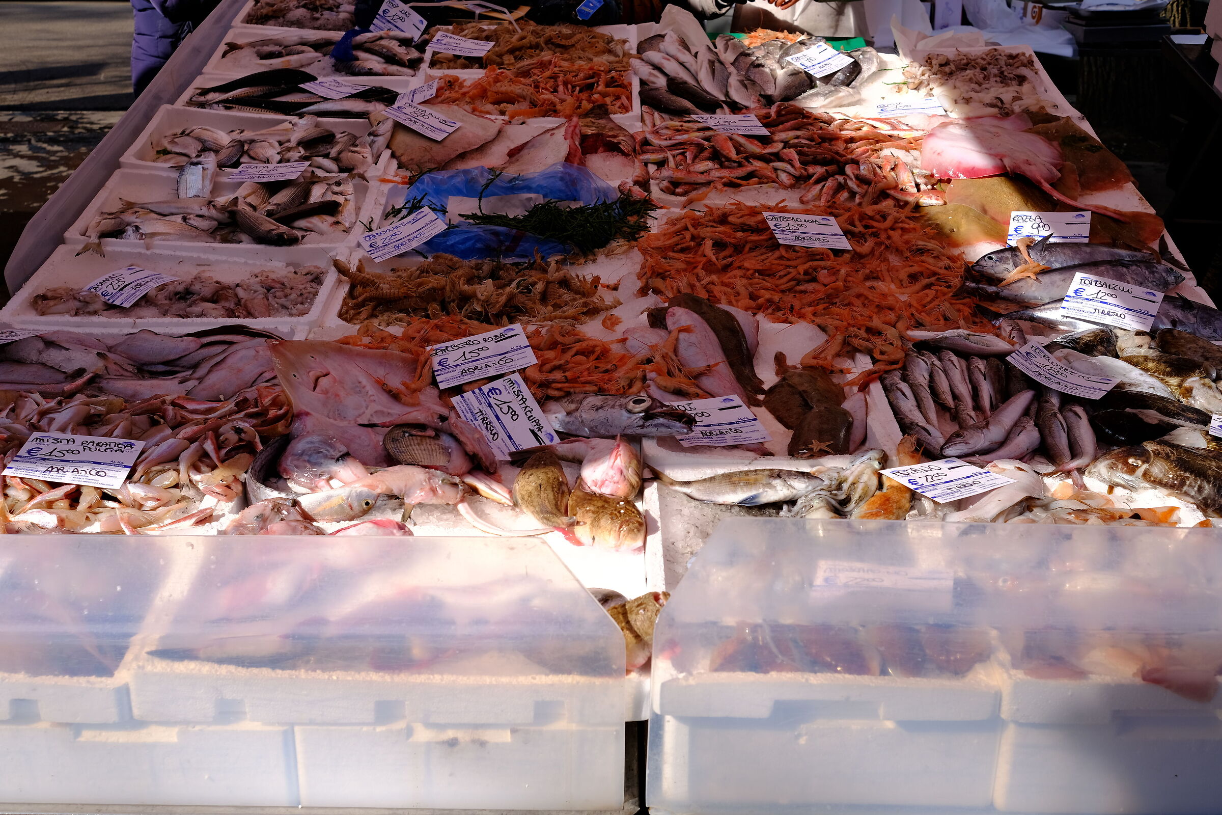 x-e4 con 27mm. Mark II , mercatino del Venerdì