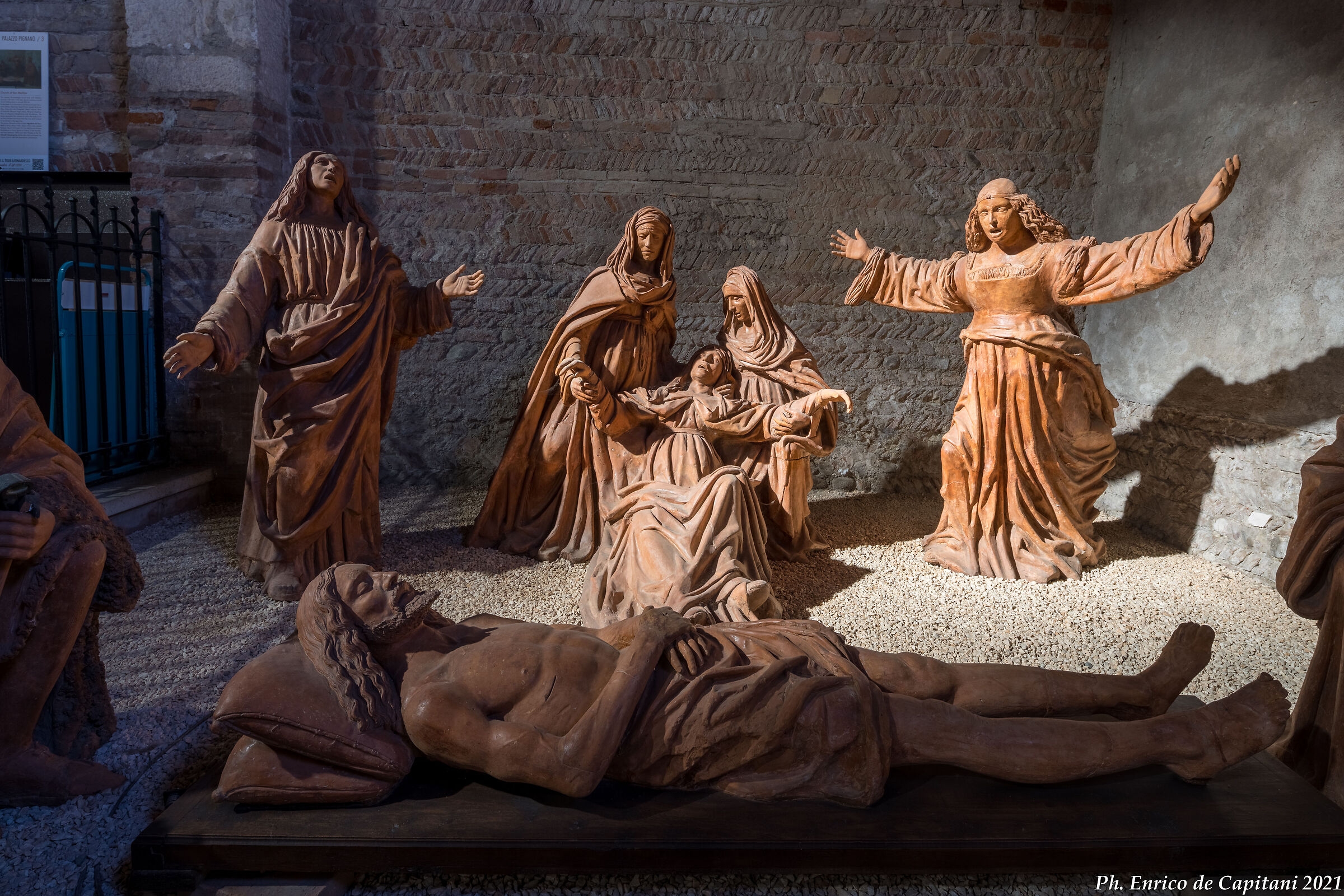 Light on maddalena's cry