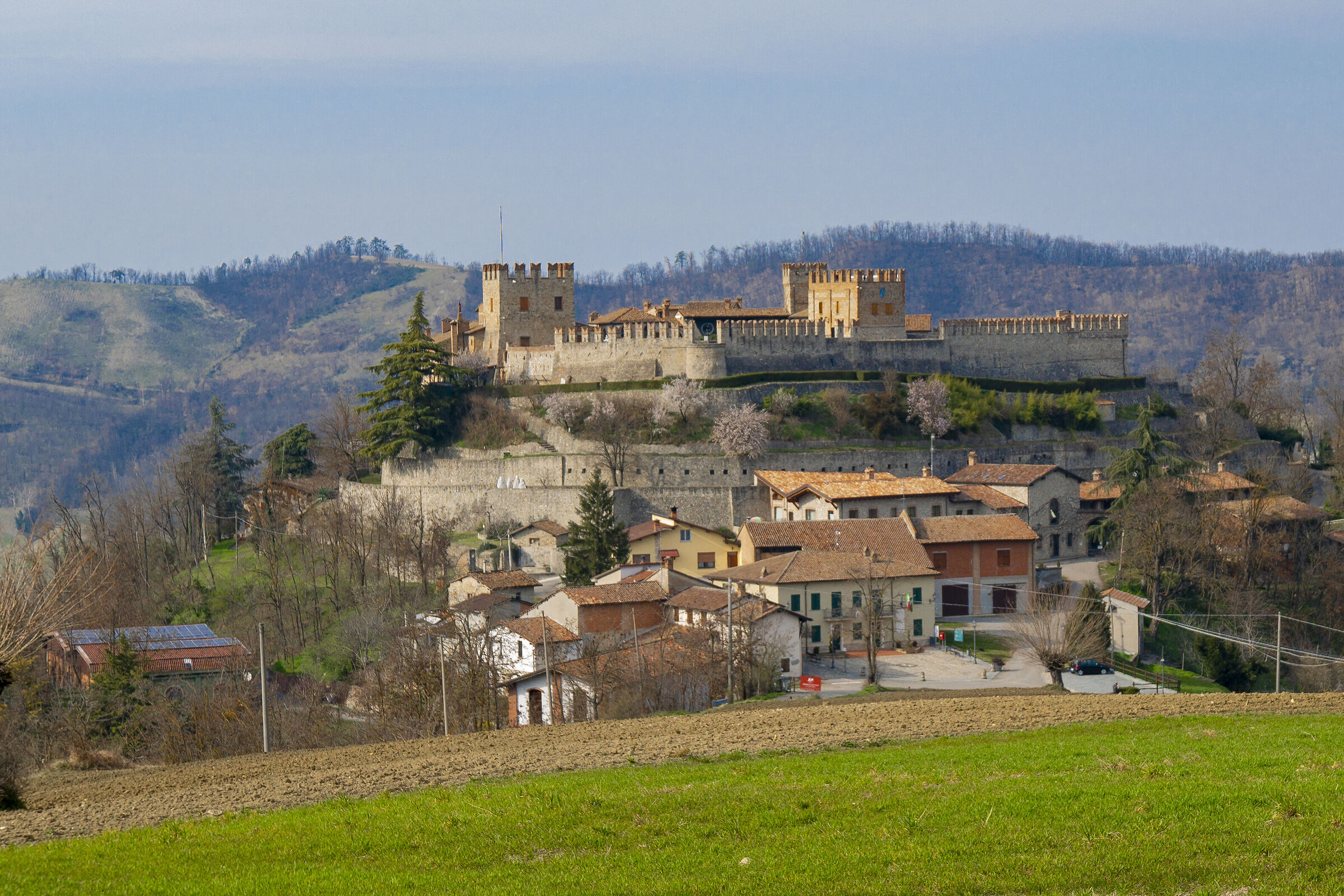 Castello di Montesegale