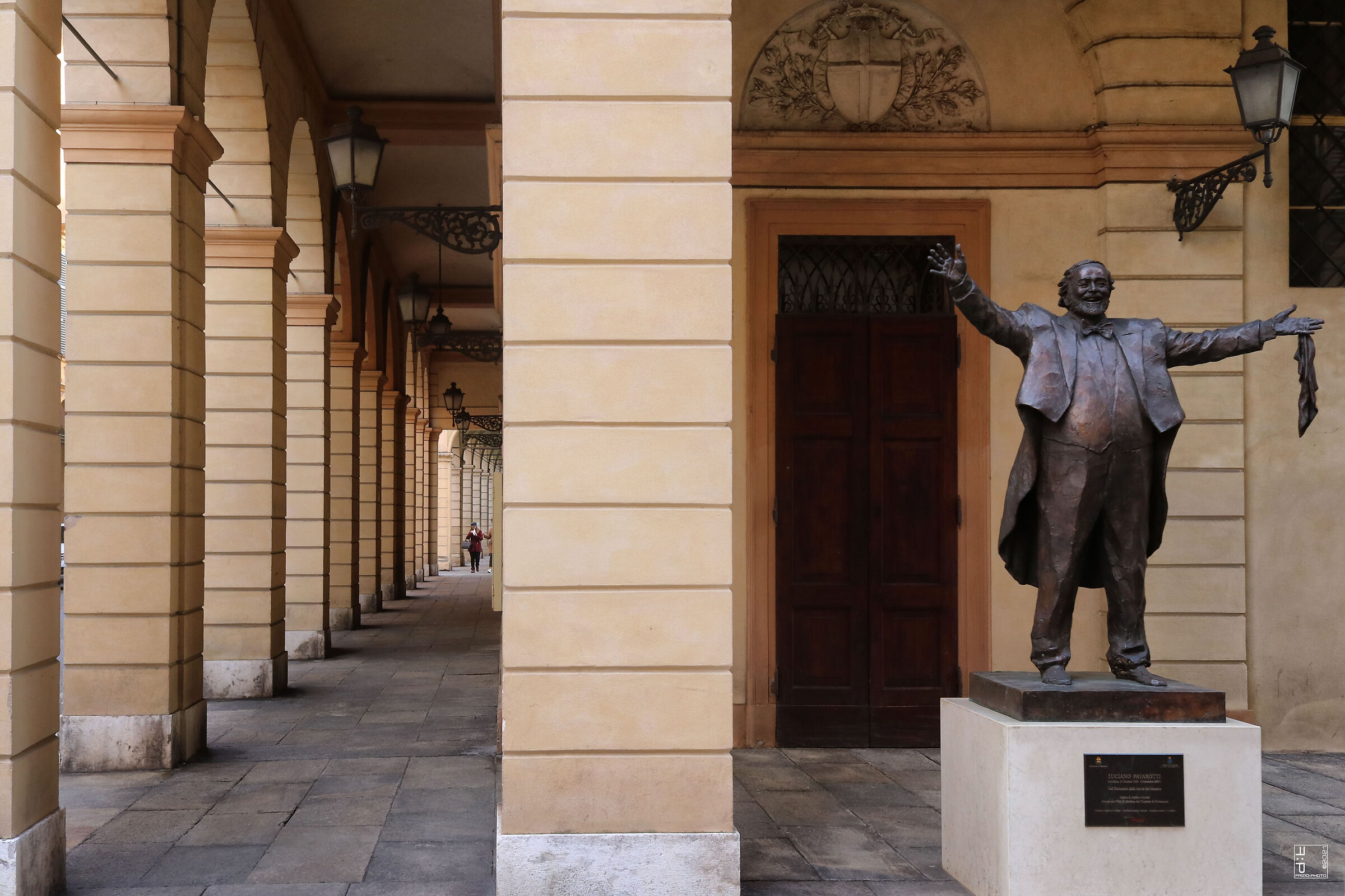 Modena, monumento a Luciano Pavarotti