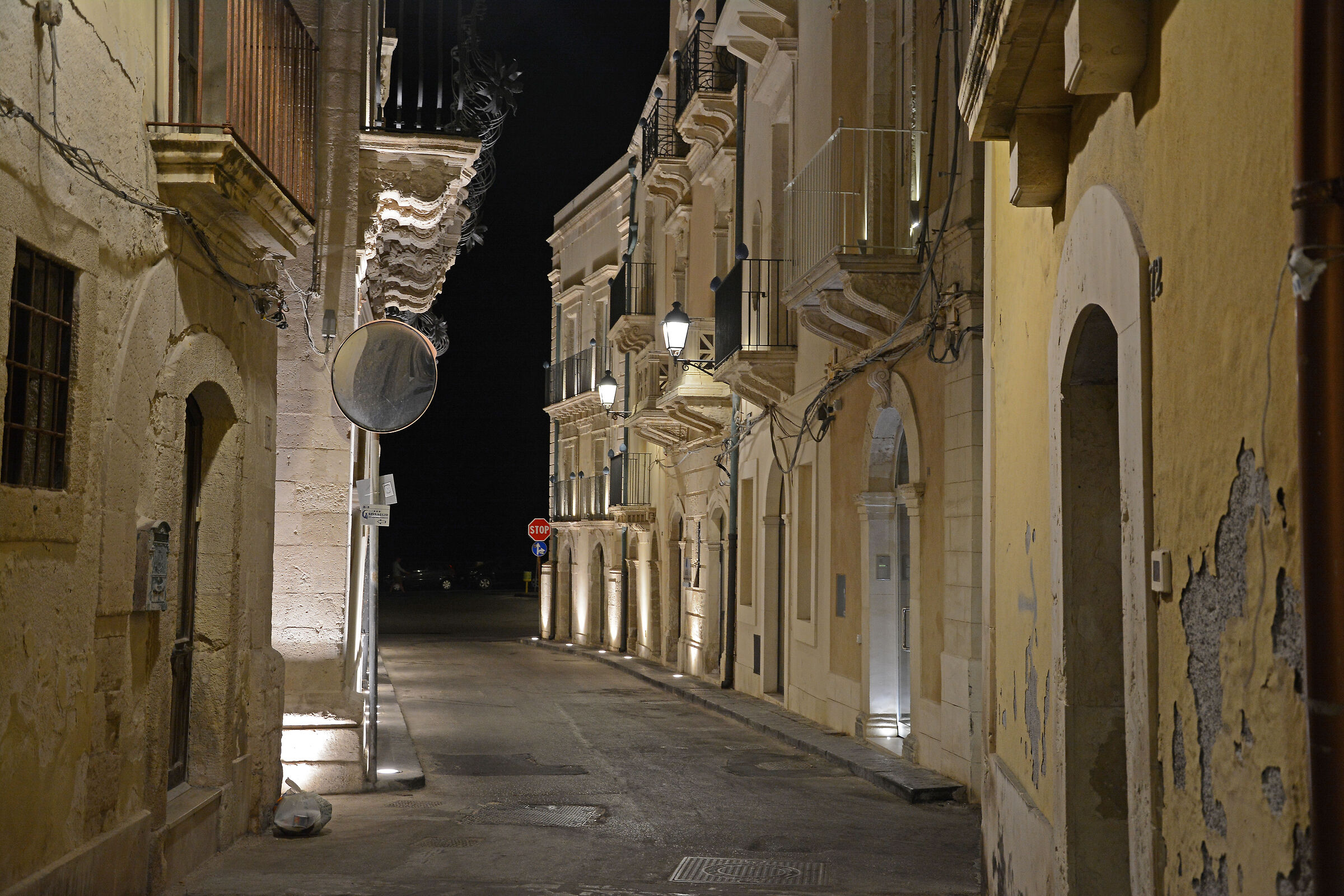 Ortigia vicolo di notte