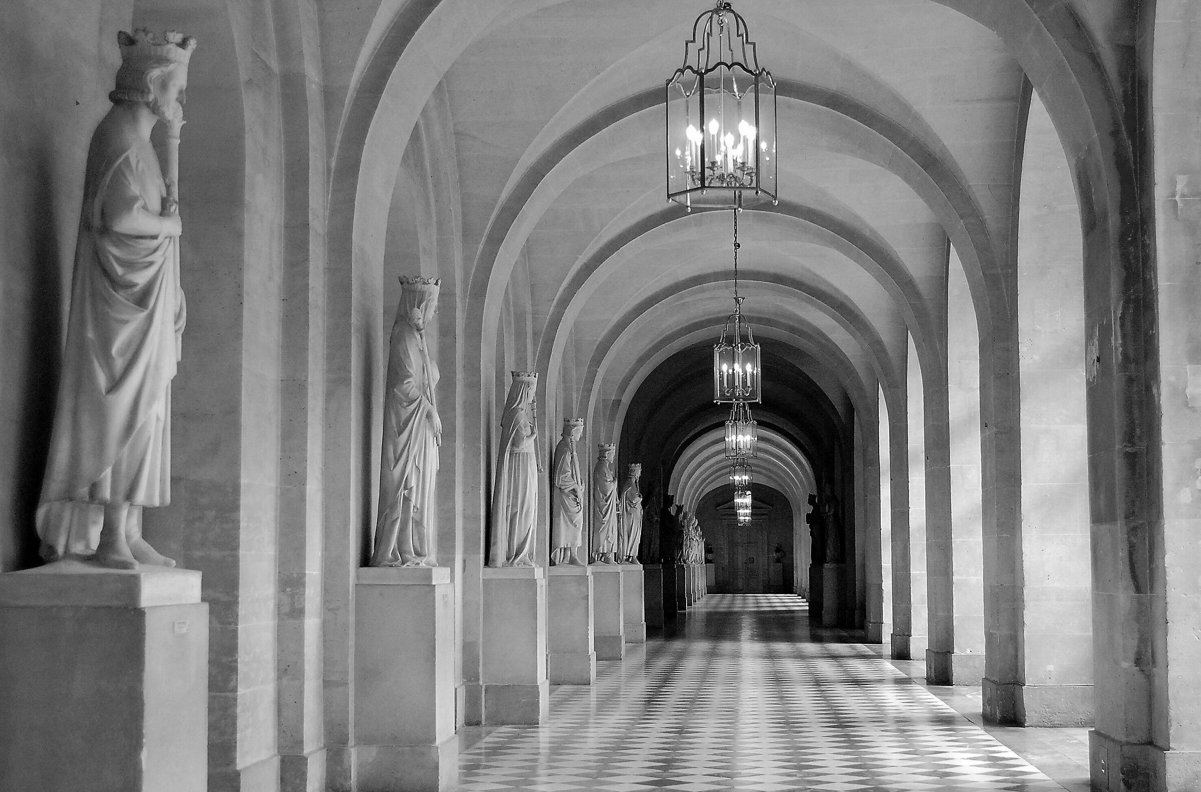 Louvre: The Royal Guardians