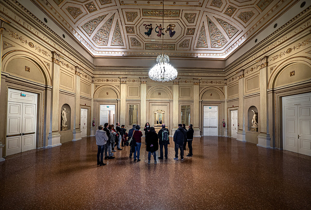 Sala Ressi Del Teatro Galli