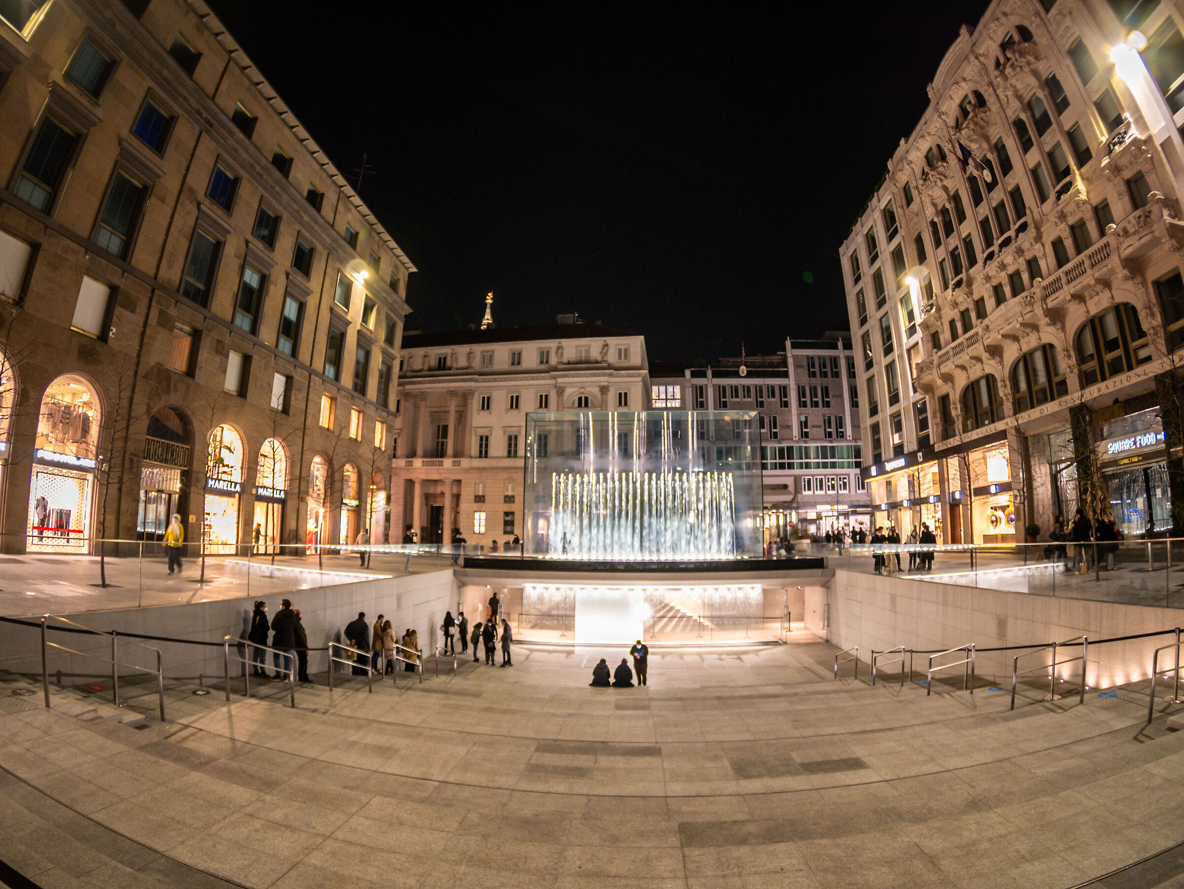 Piazza Liberty - Apple Store Milan