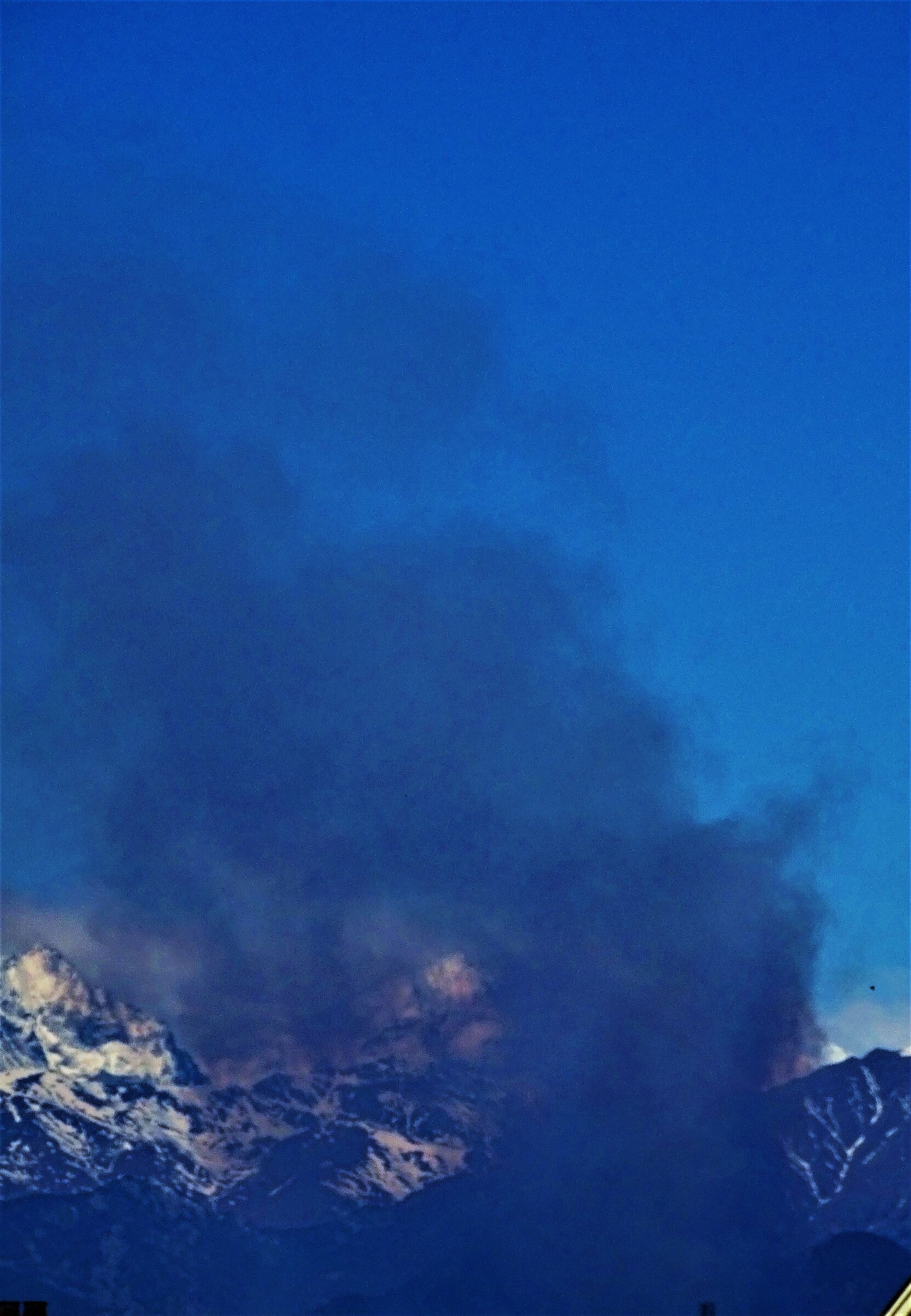 fire in val di susa for strong wind...