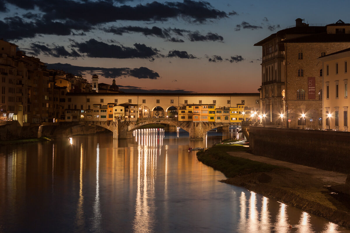 Dal balcone del Ponte alle Grazie ...