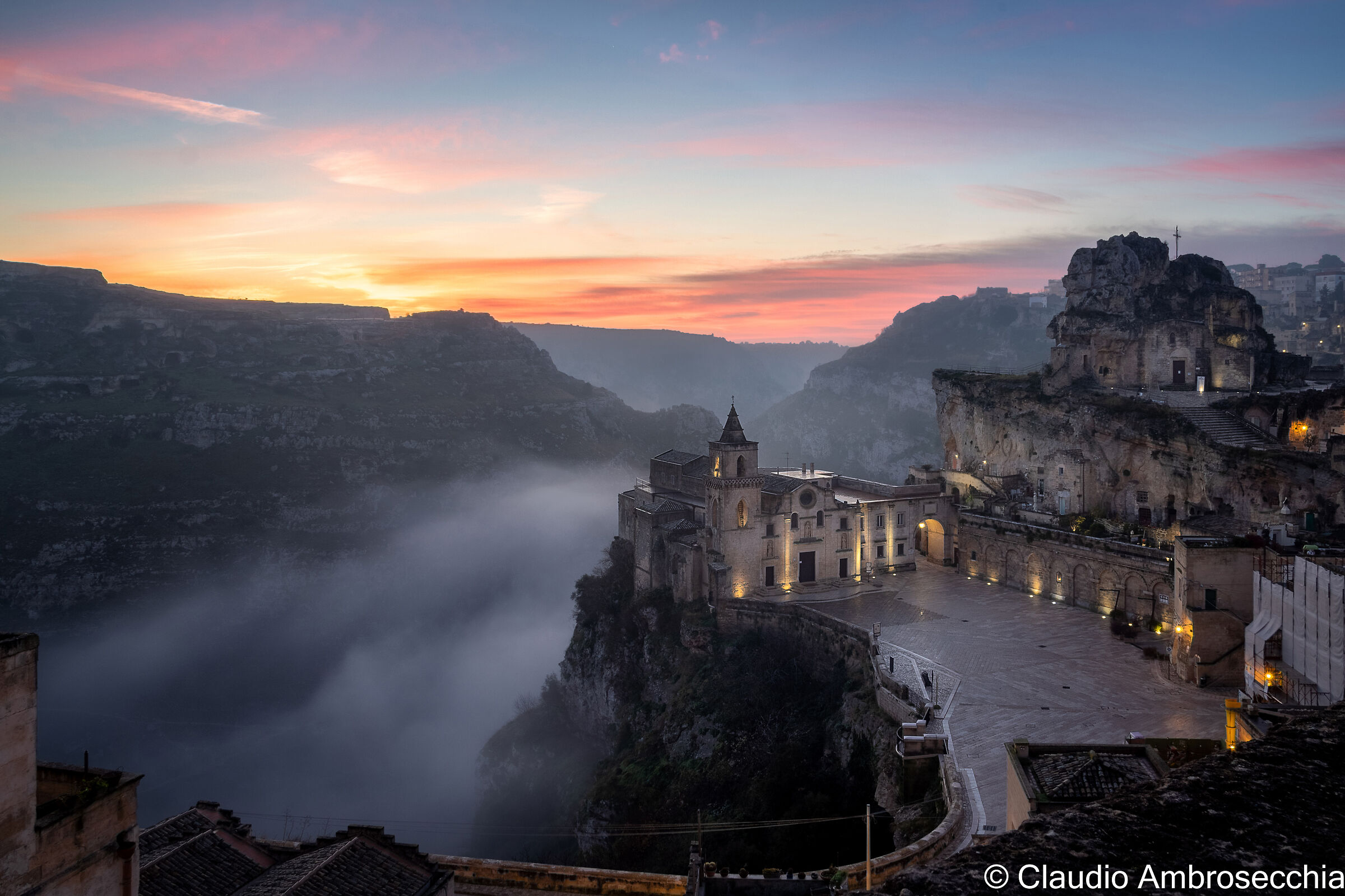 L'alba sui Sassi di Matera