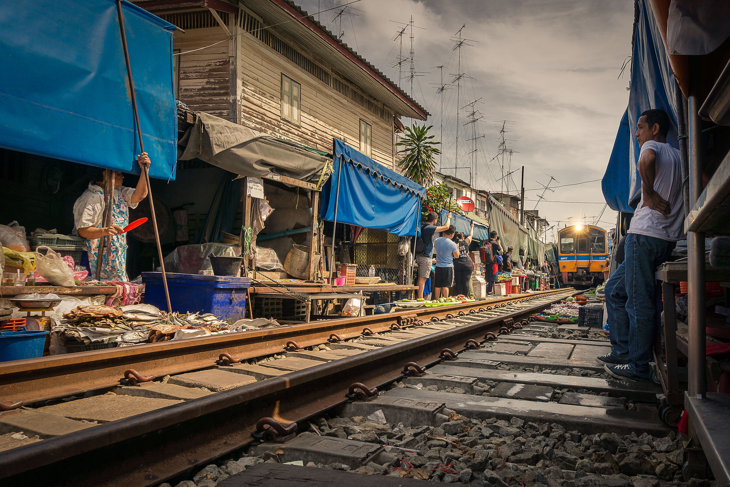Maeklong Railway Market
