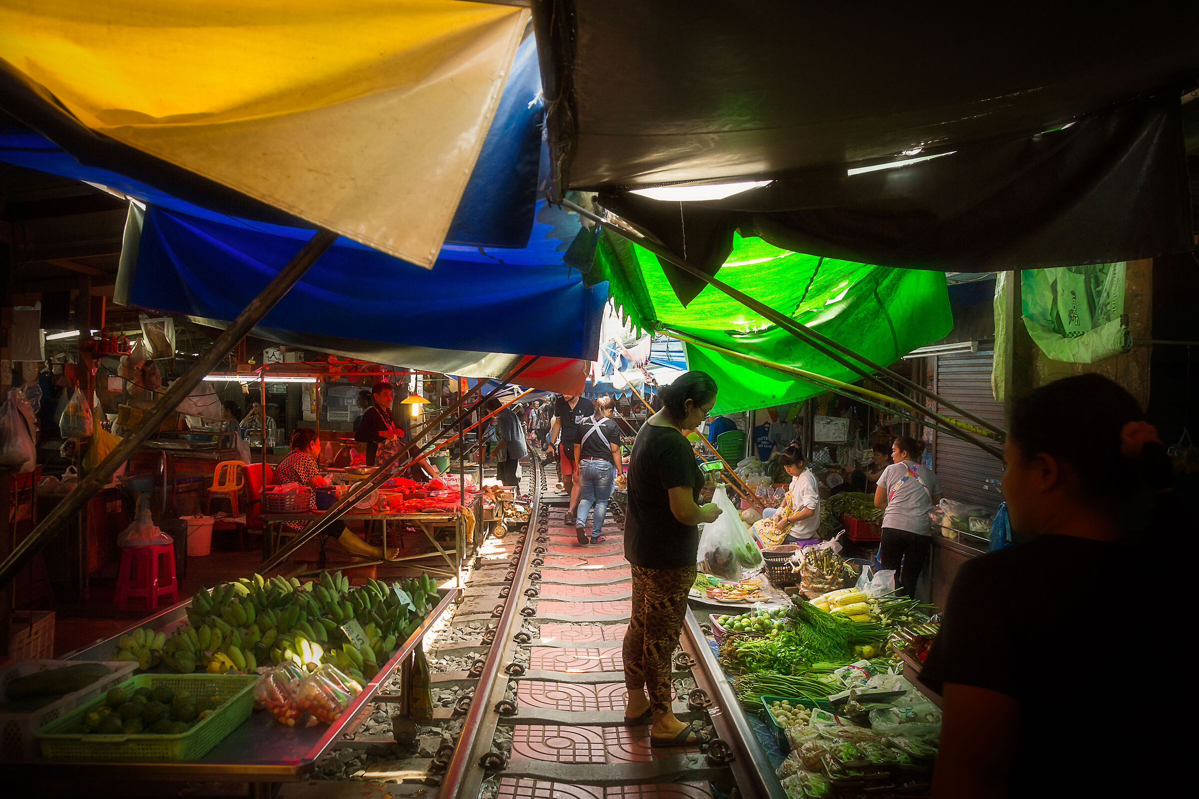 Maeklong Railway Market
