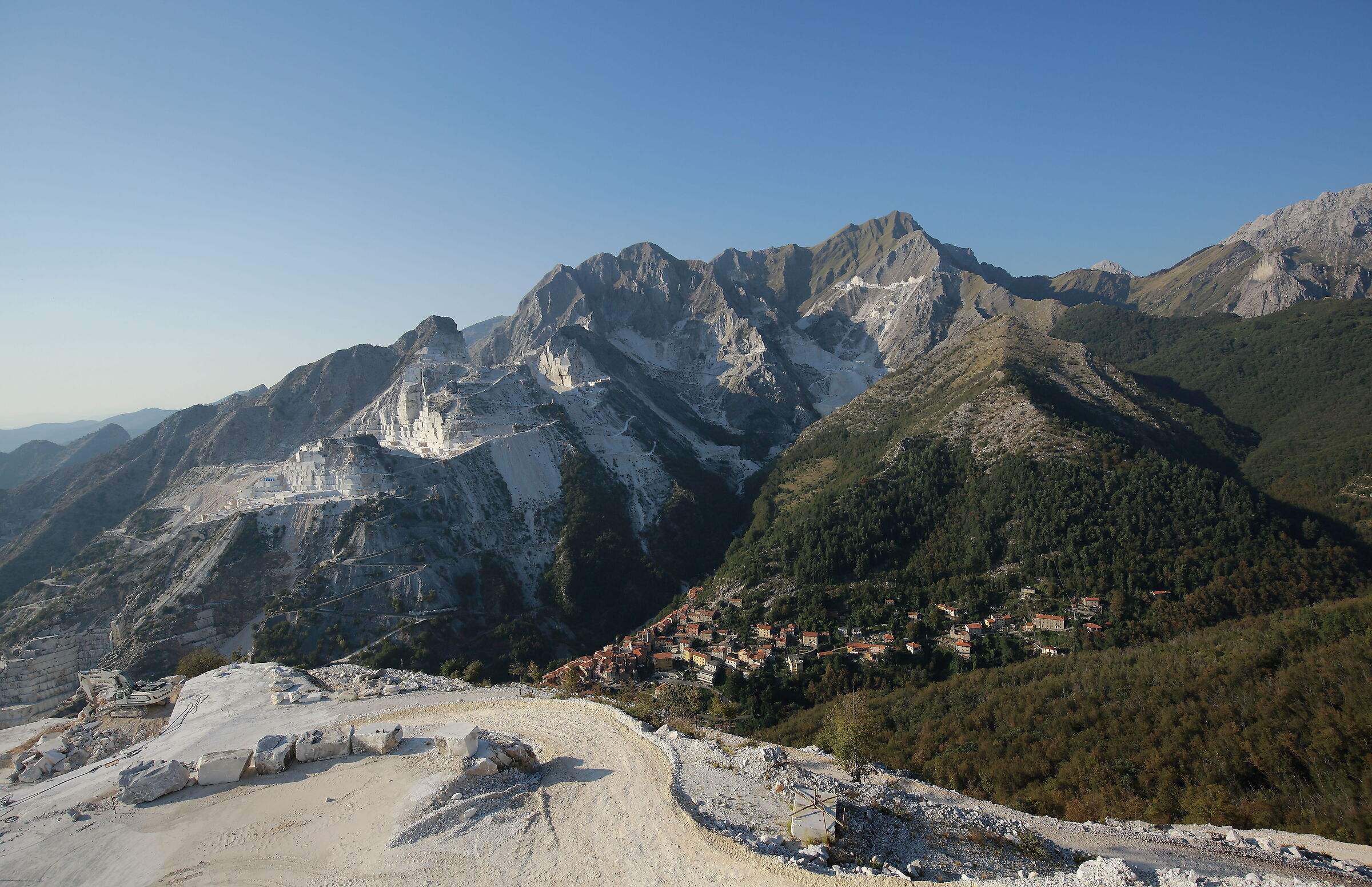 In the heart of the Apuan Alps