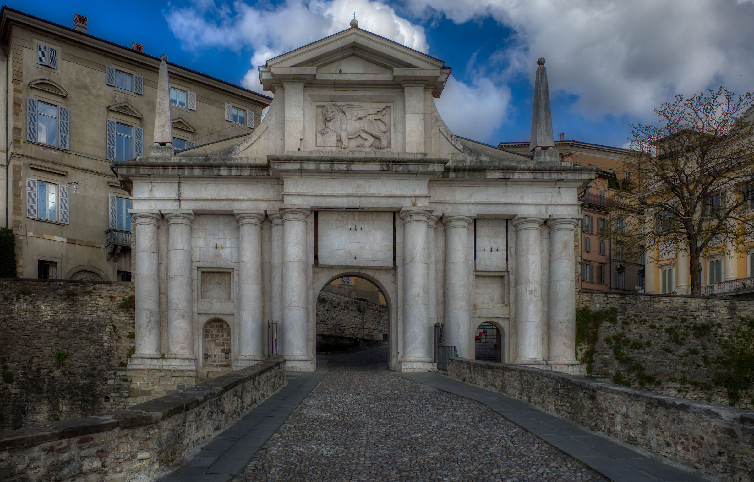 Bergamo, porta S. Giacomo