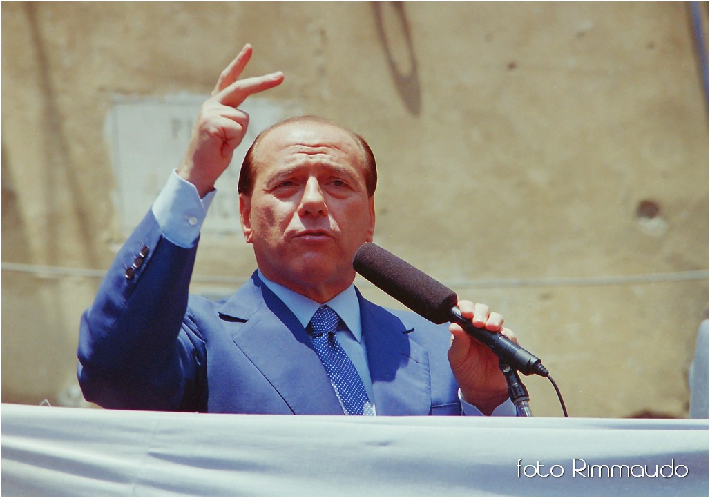 vi prometto  una cosa ,  anzi due (Berlusconi)