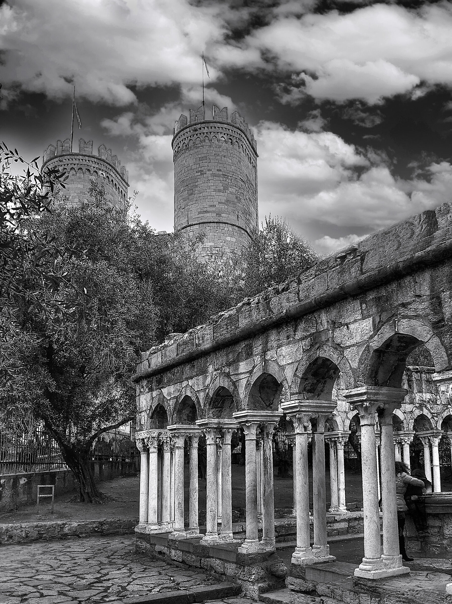 Genoa - Cloister Sant'Andrea -Torri del Barbarossa
