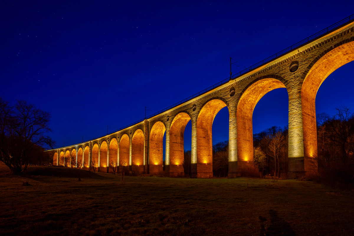 ponte sotto le stelle