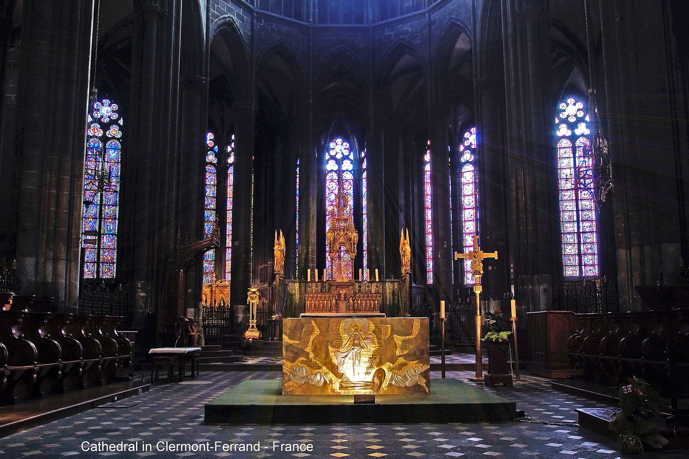 Clermont-Ferrand    Cathedral - France