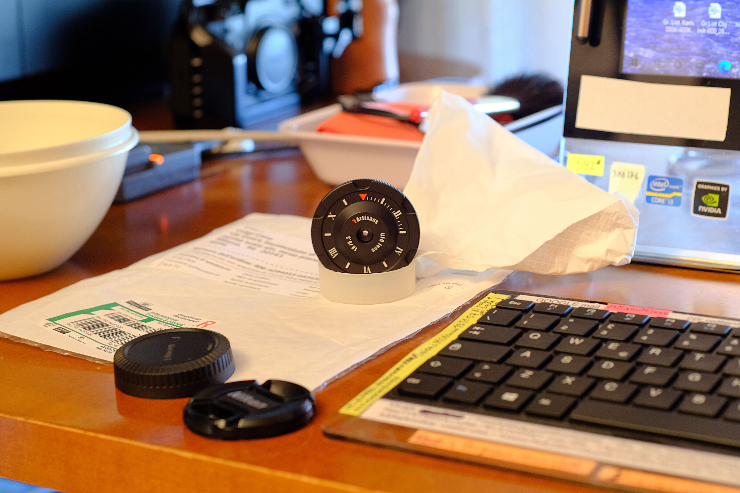 il 18mm. f:6,3 , equivalente ad un 27mm. sul FF