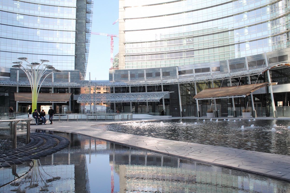 Piazza Gae Aulenti 23