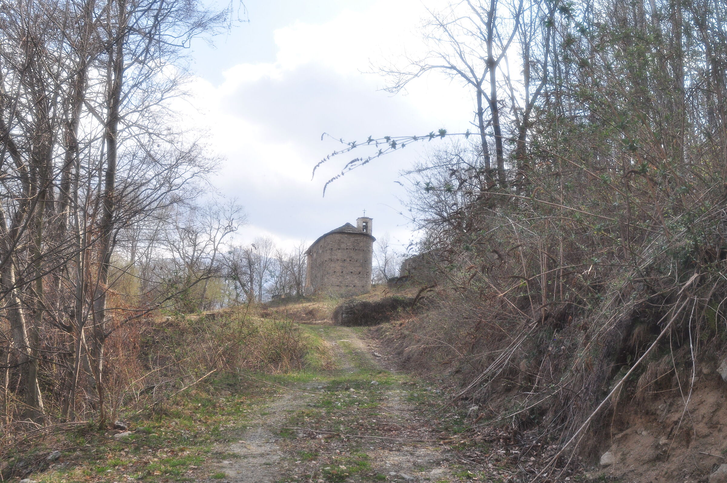 Primavera in alto Canavese la chiesa di Bose 2