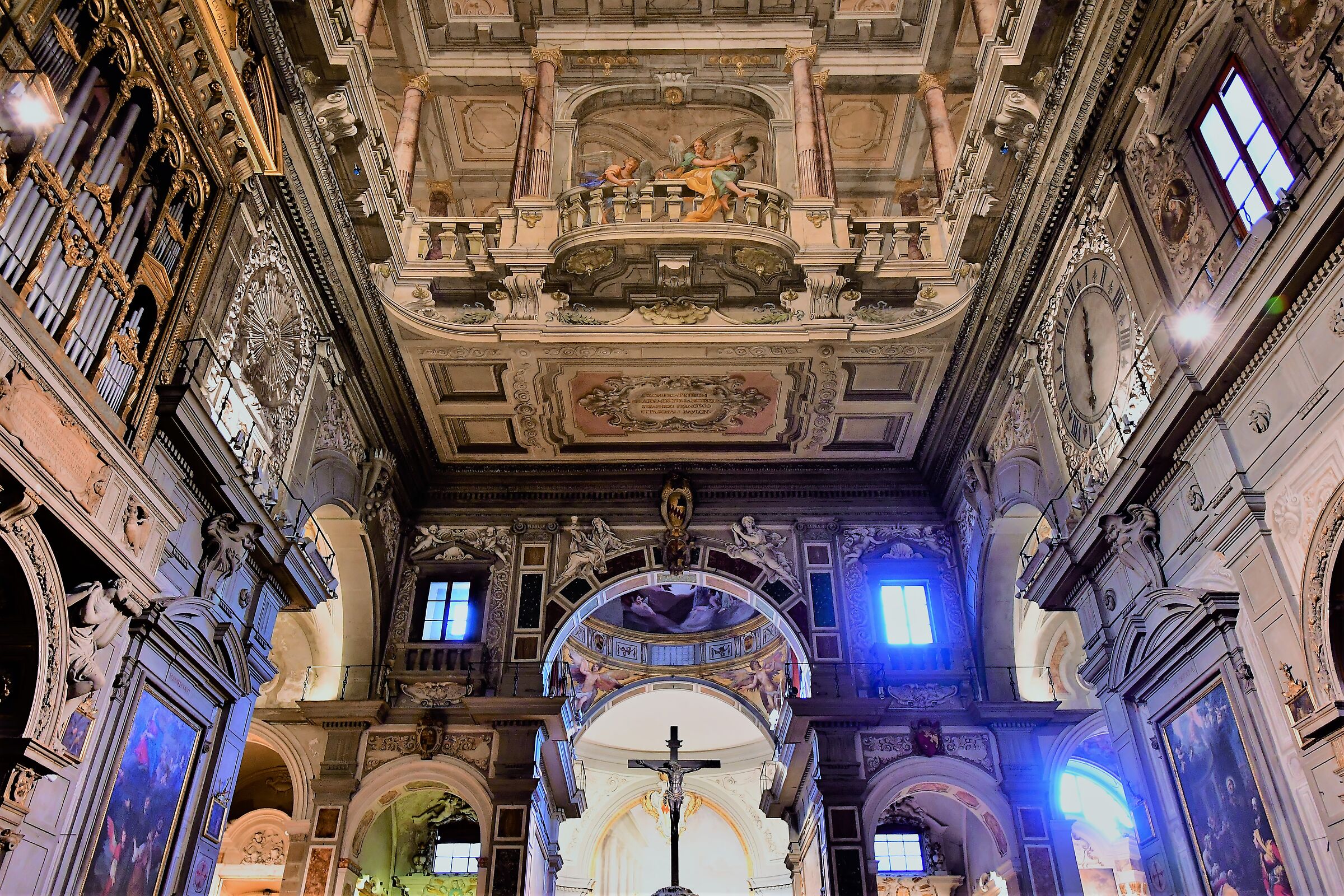 tridimensionalità sopra l'altare