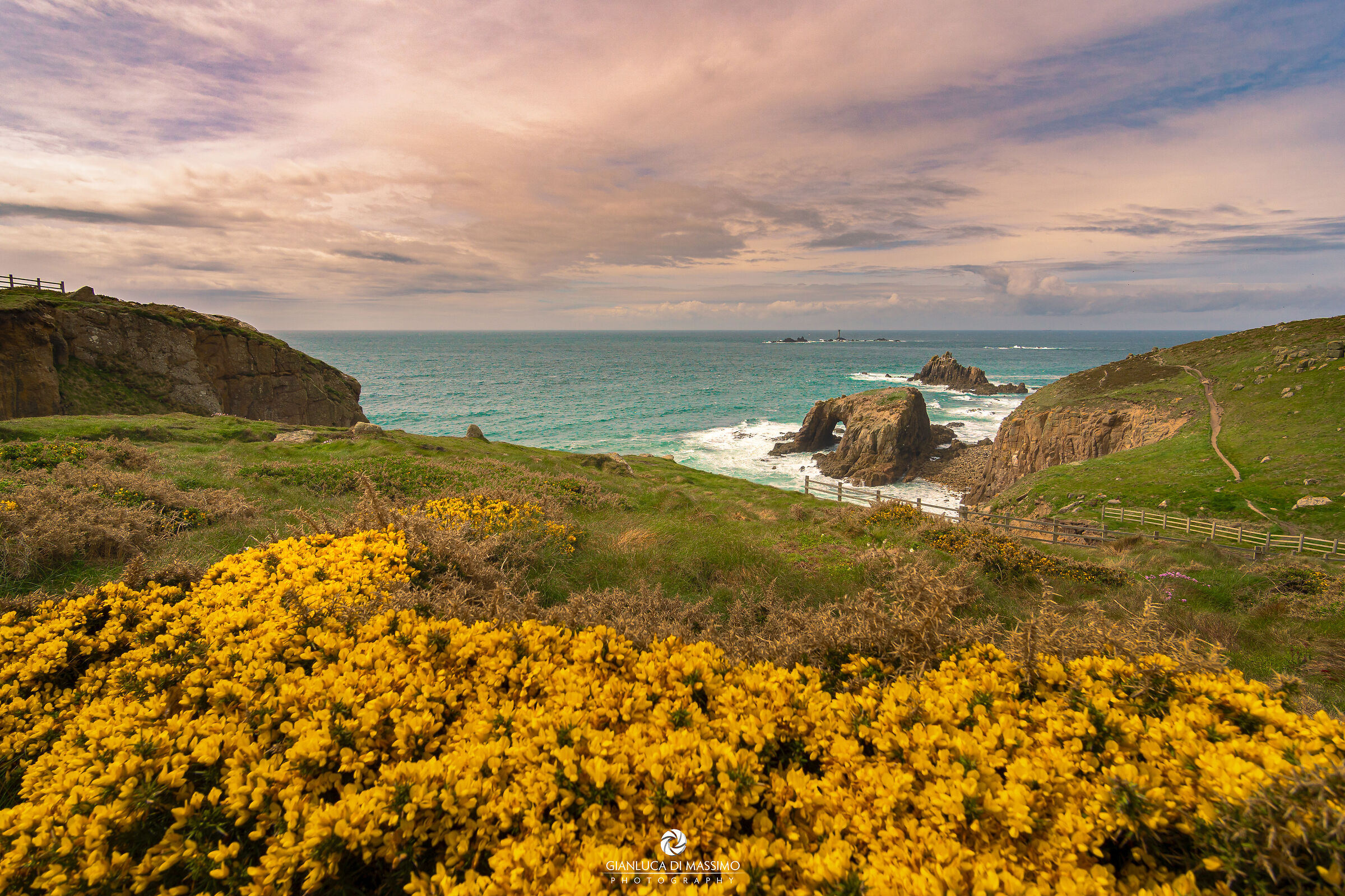 Enys Dodnan Arch