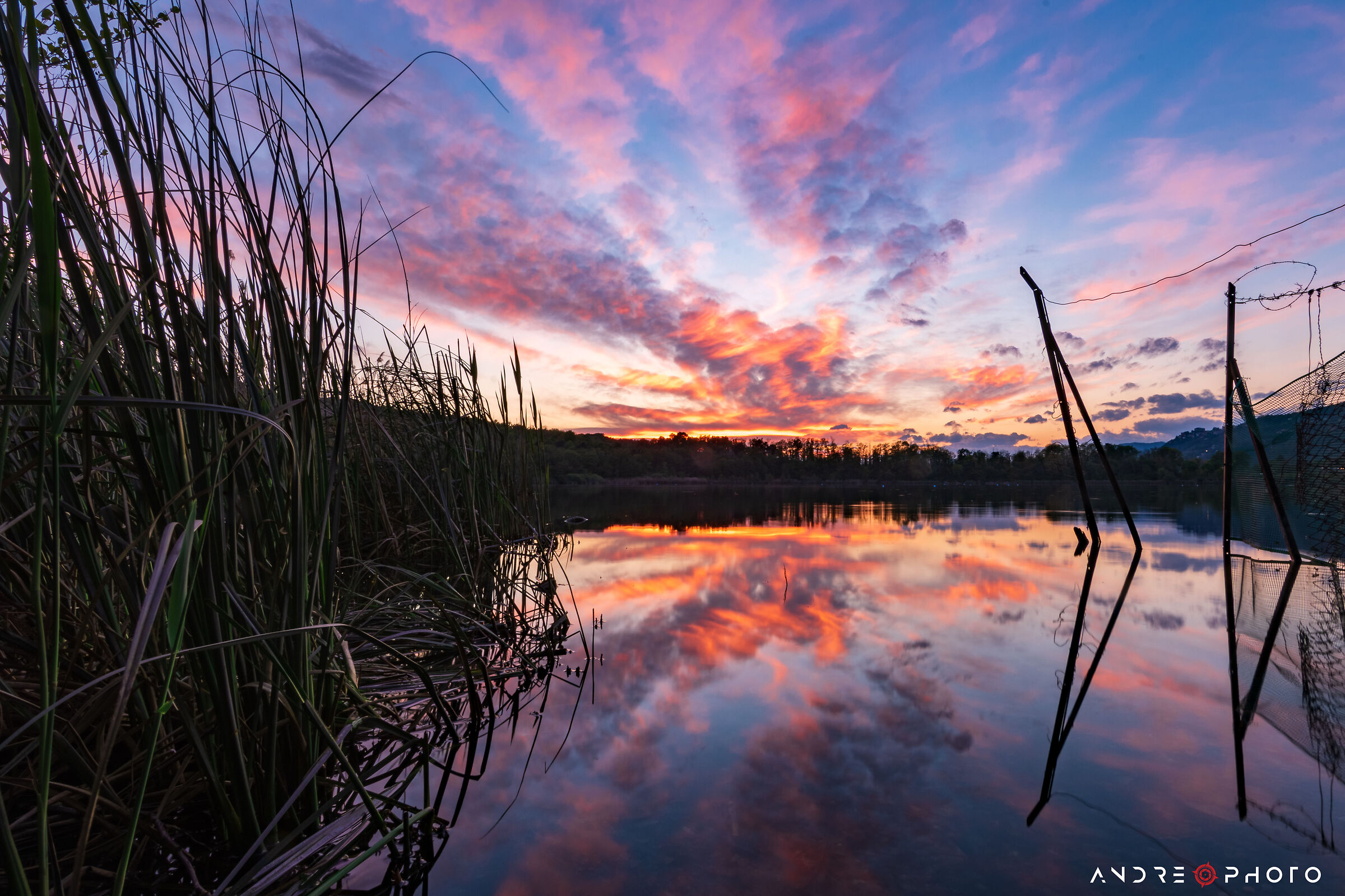 Lago di Montorfano al tramonto