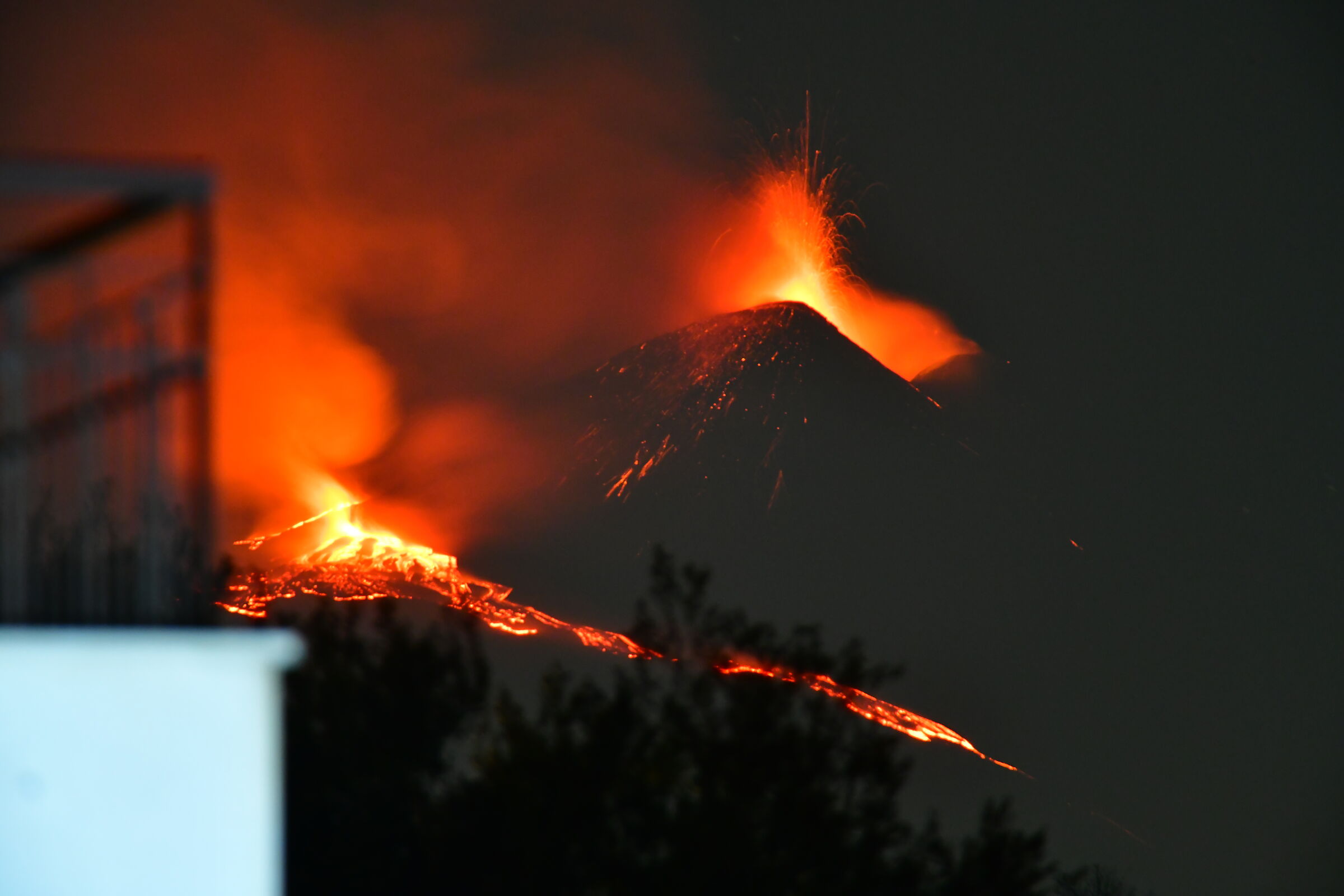 Etna night eruption
