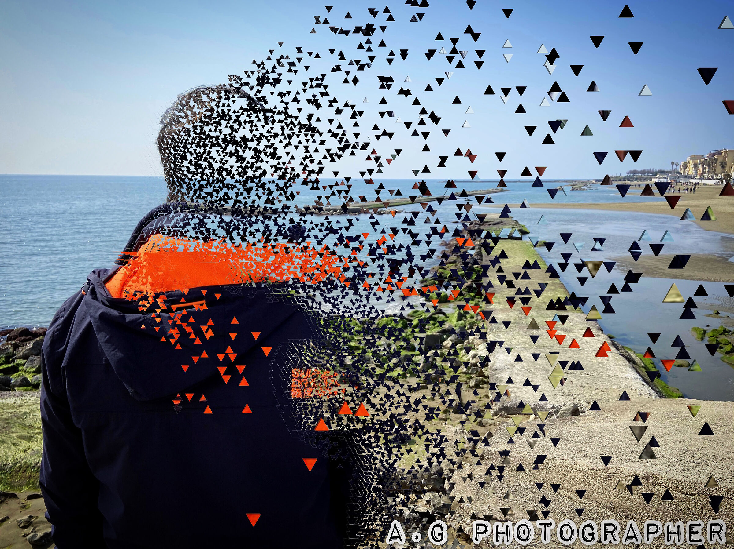 Crumbling before the beauty of the sea