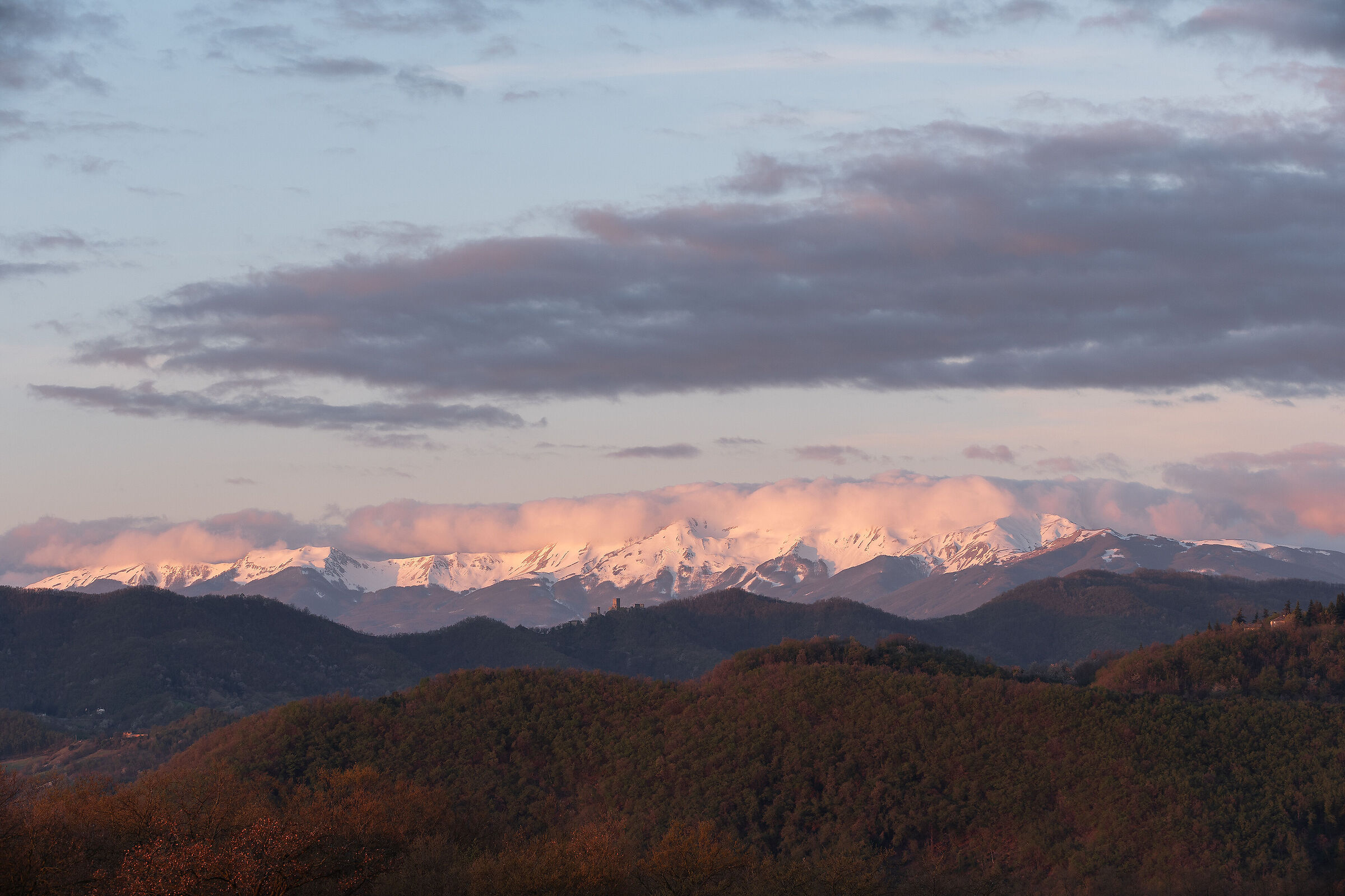 Cusna e Castello di Carpineti