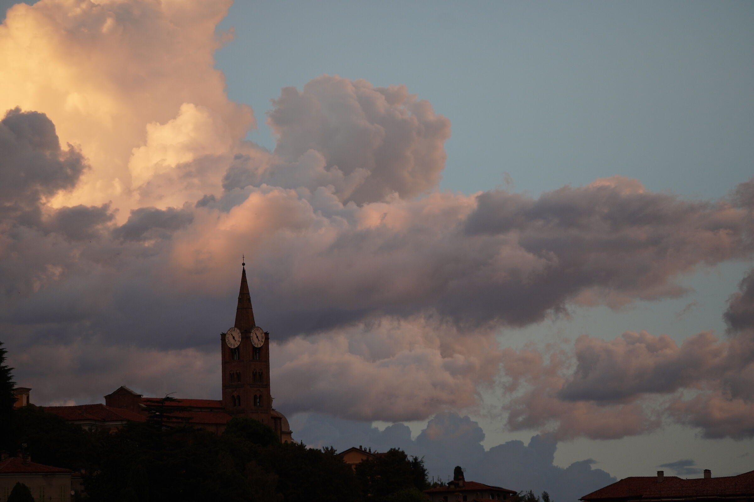San Maurizio a Pinerolo -  Dettaglio con nuvole