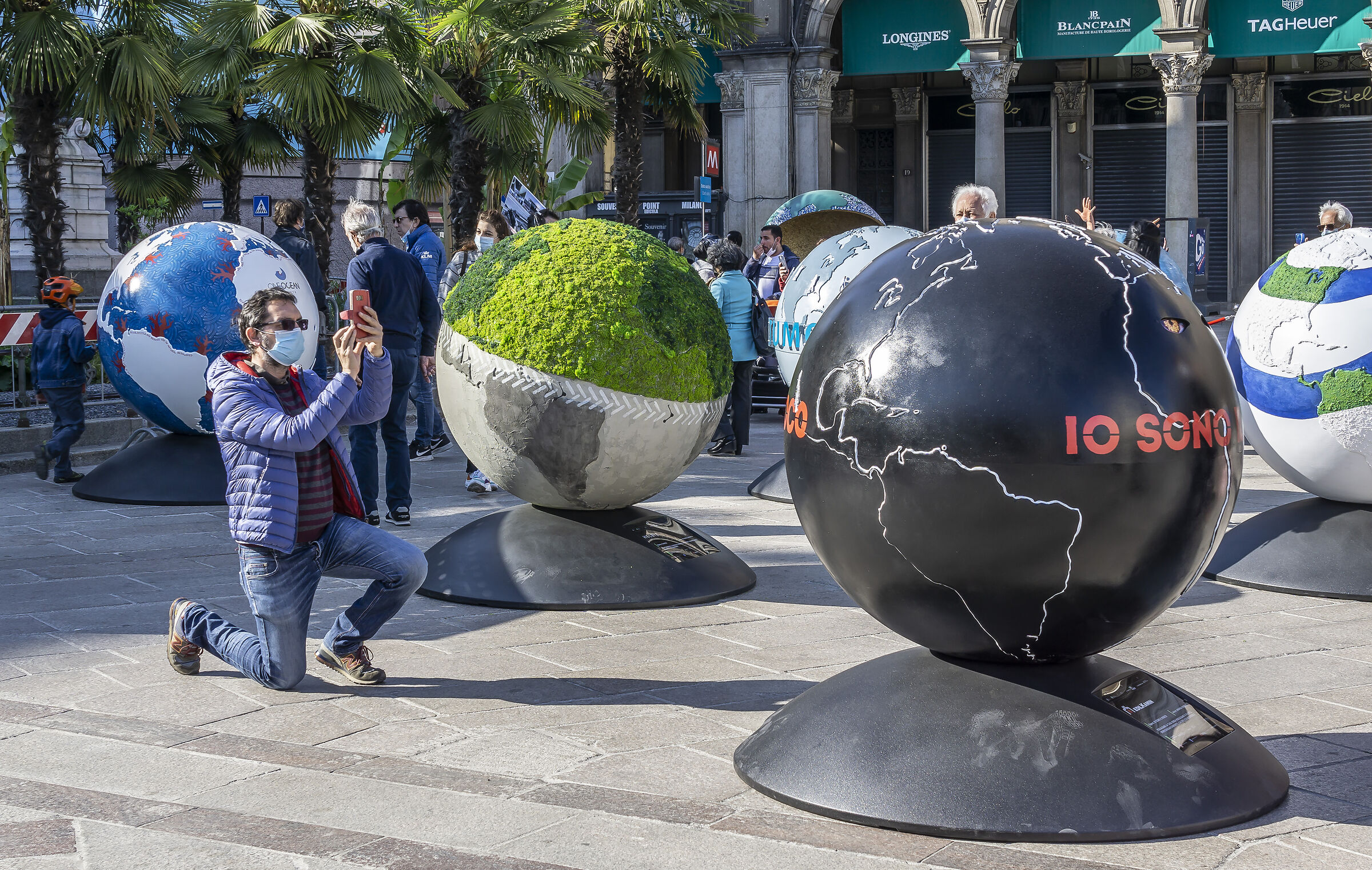 WePlanet - Pasqua 2021 in Piazza del Duomo. 16:49:30
