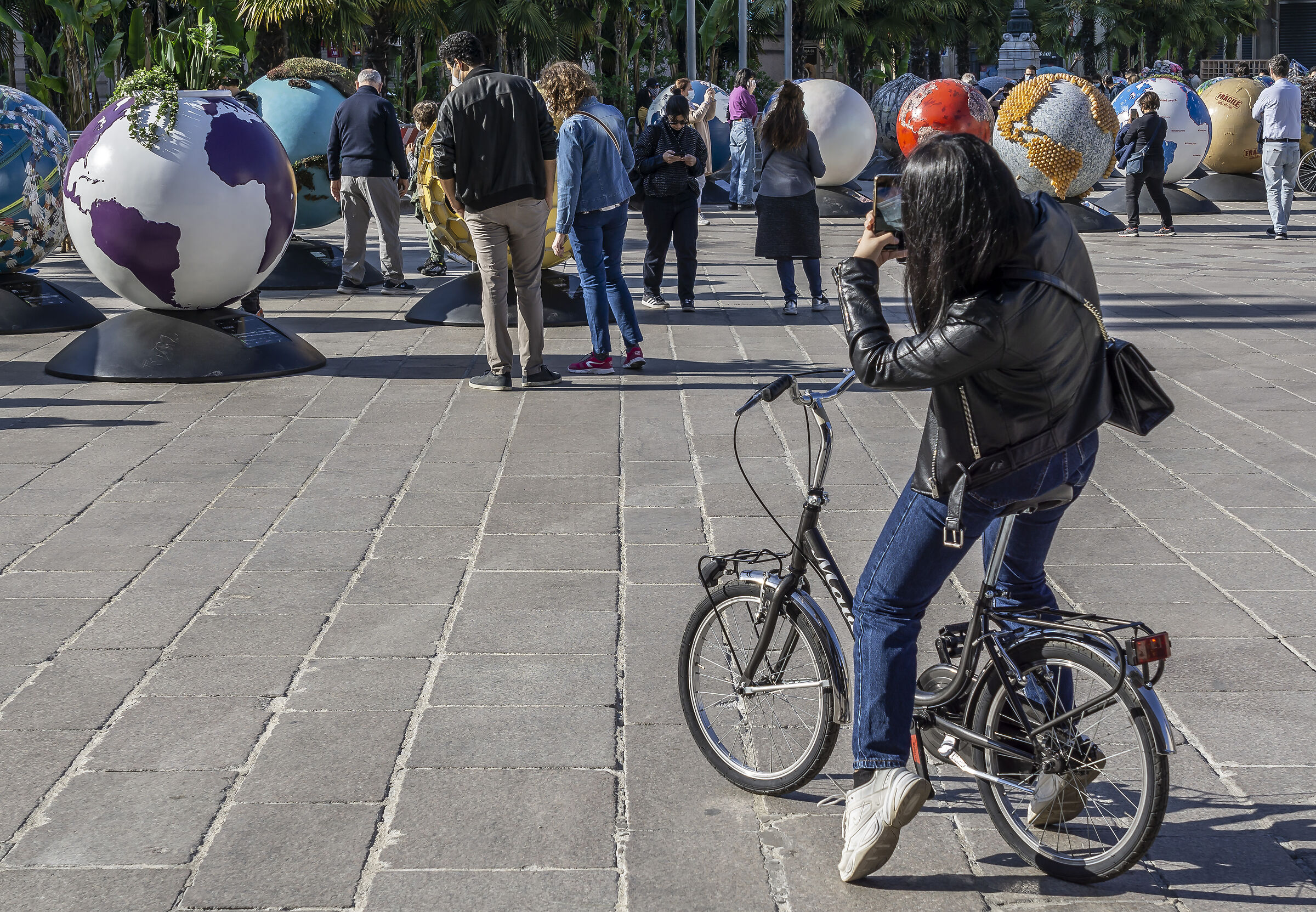 WePlanet - Easter 2021 in Piazza del Duomo. 16:56:34