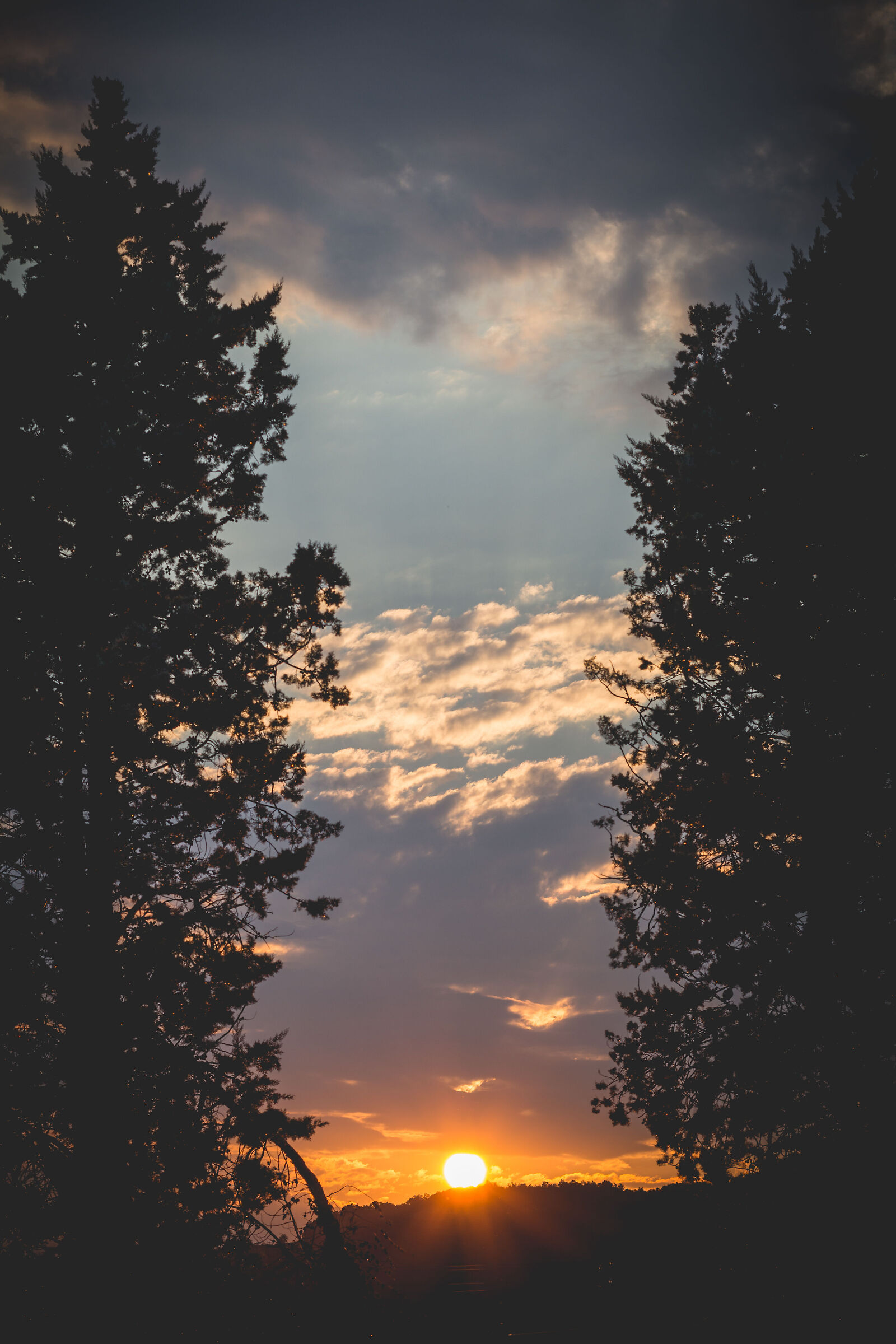 Clouds cannot annihilate the sun (F.B.)