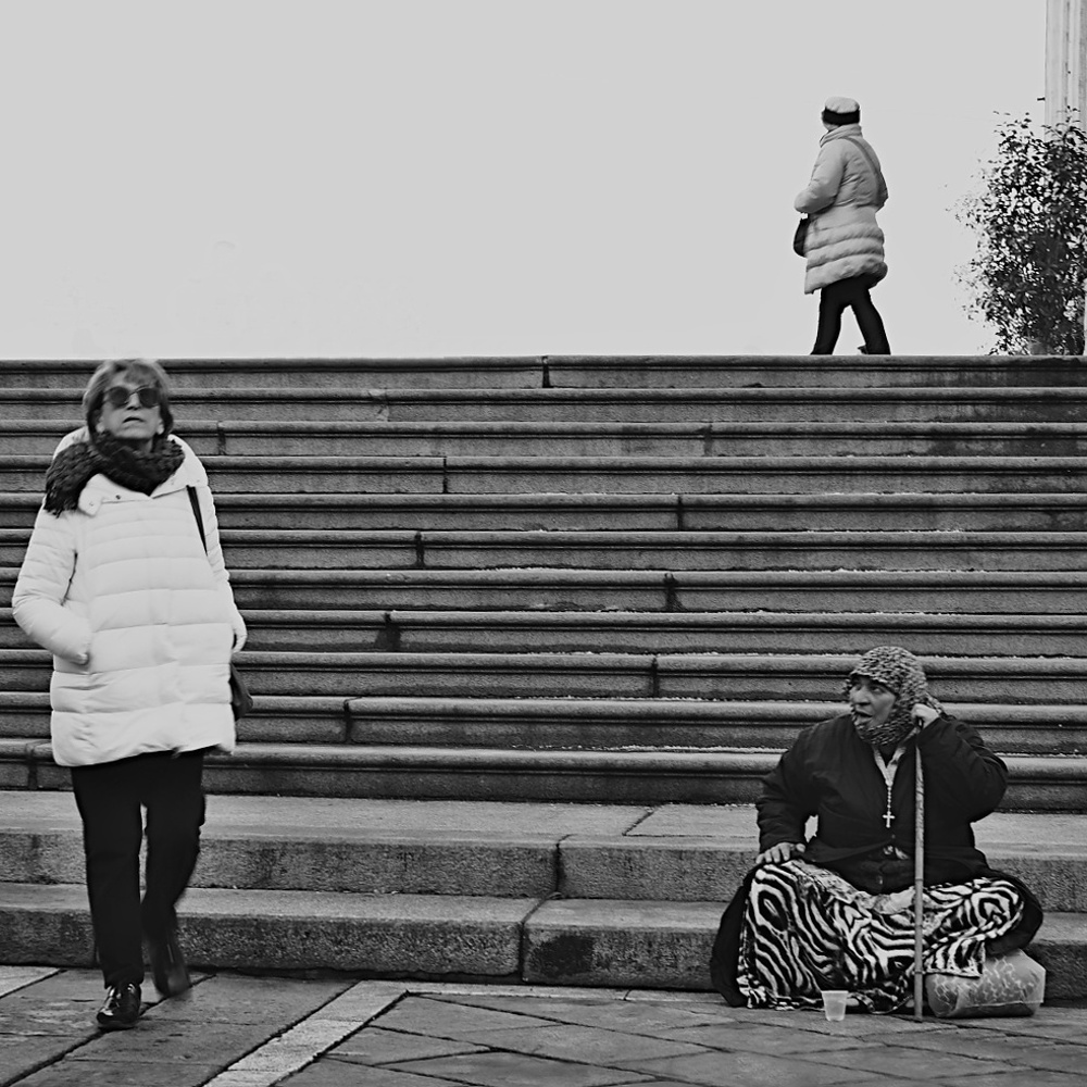 Social scale (displaced)