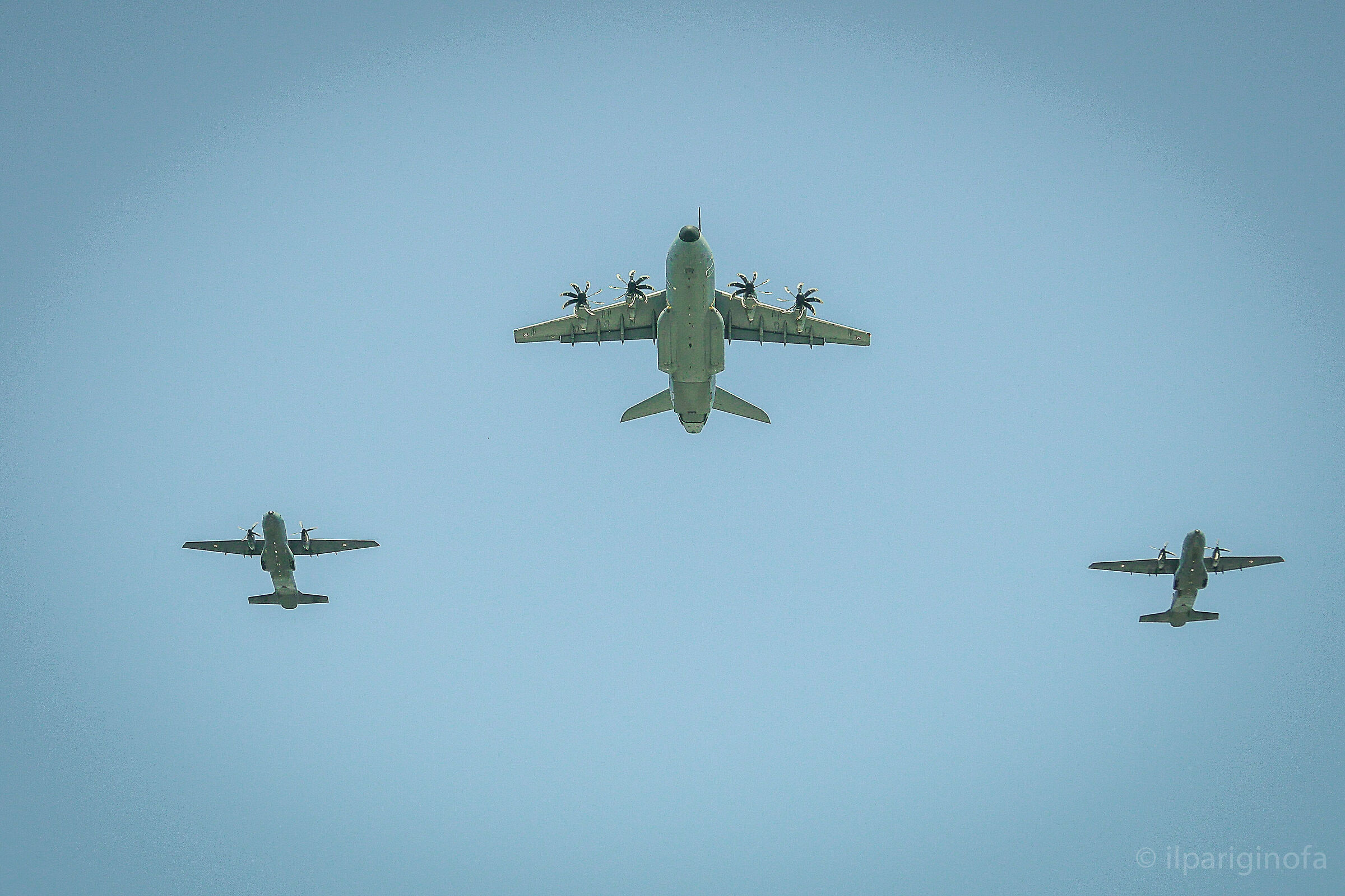 Parata militare aerea francese3
