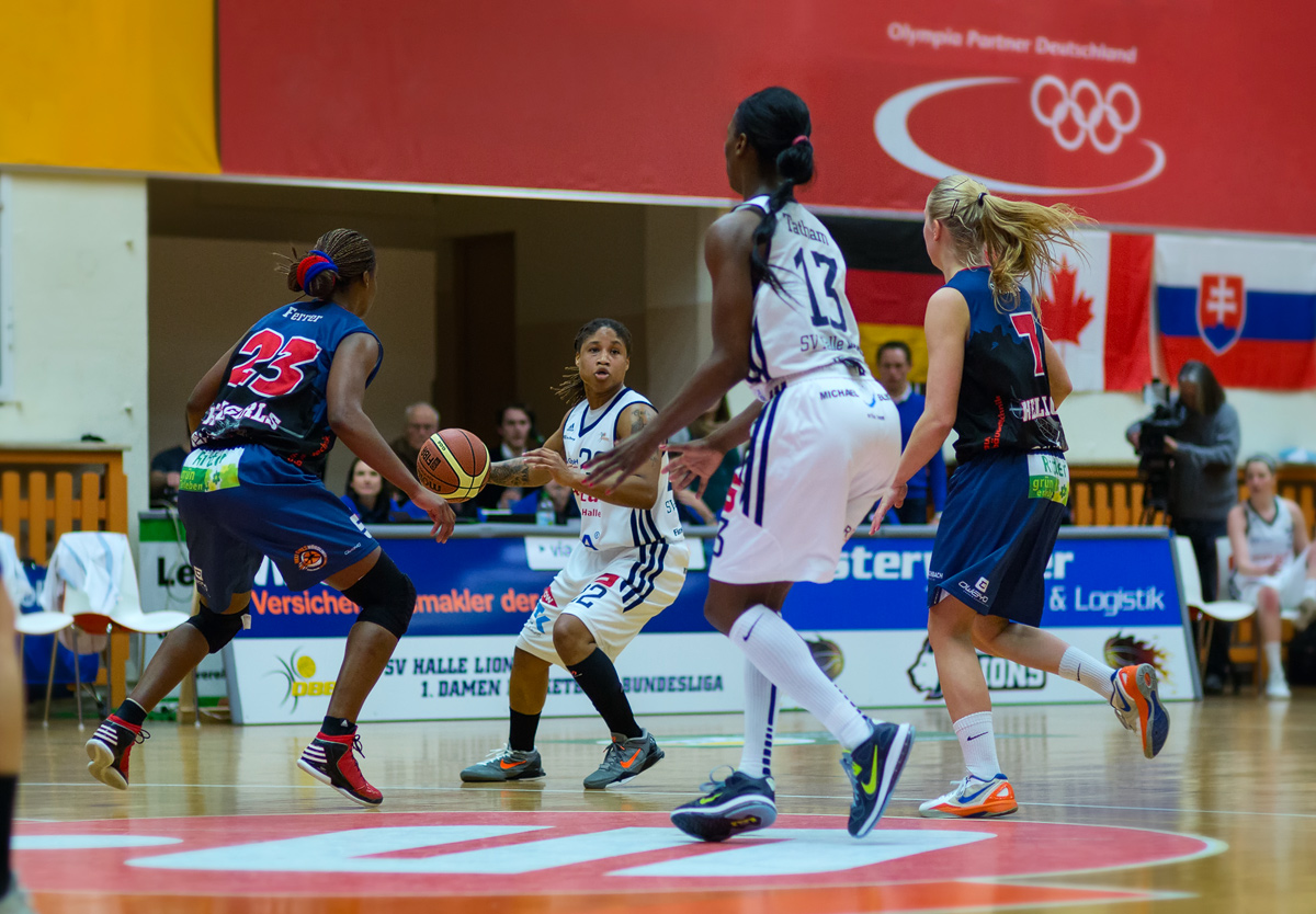 Woman Basketball