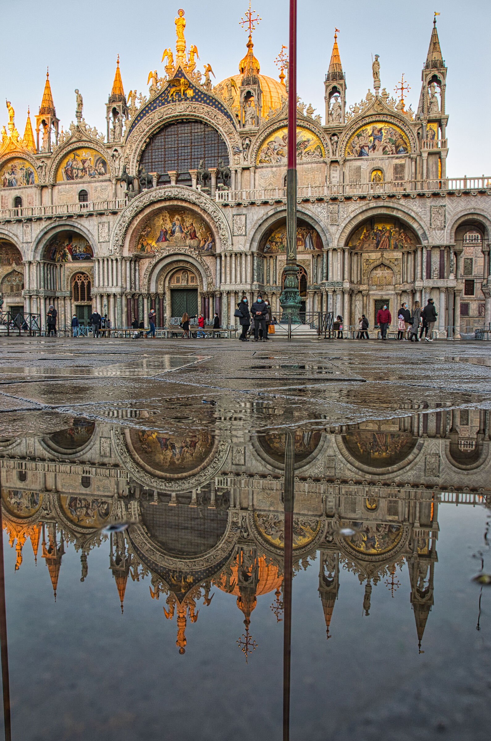 dopo l'acqua alta a San Marco