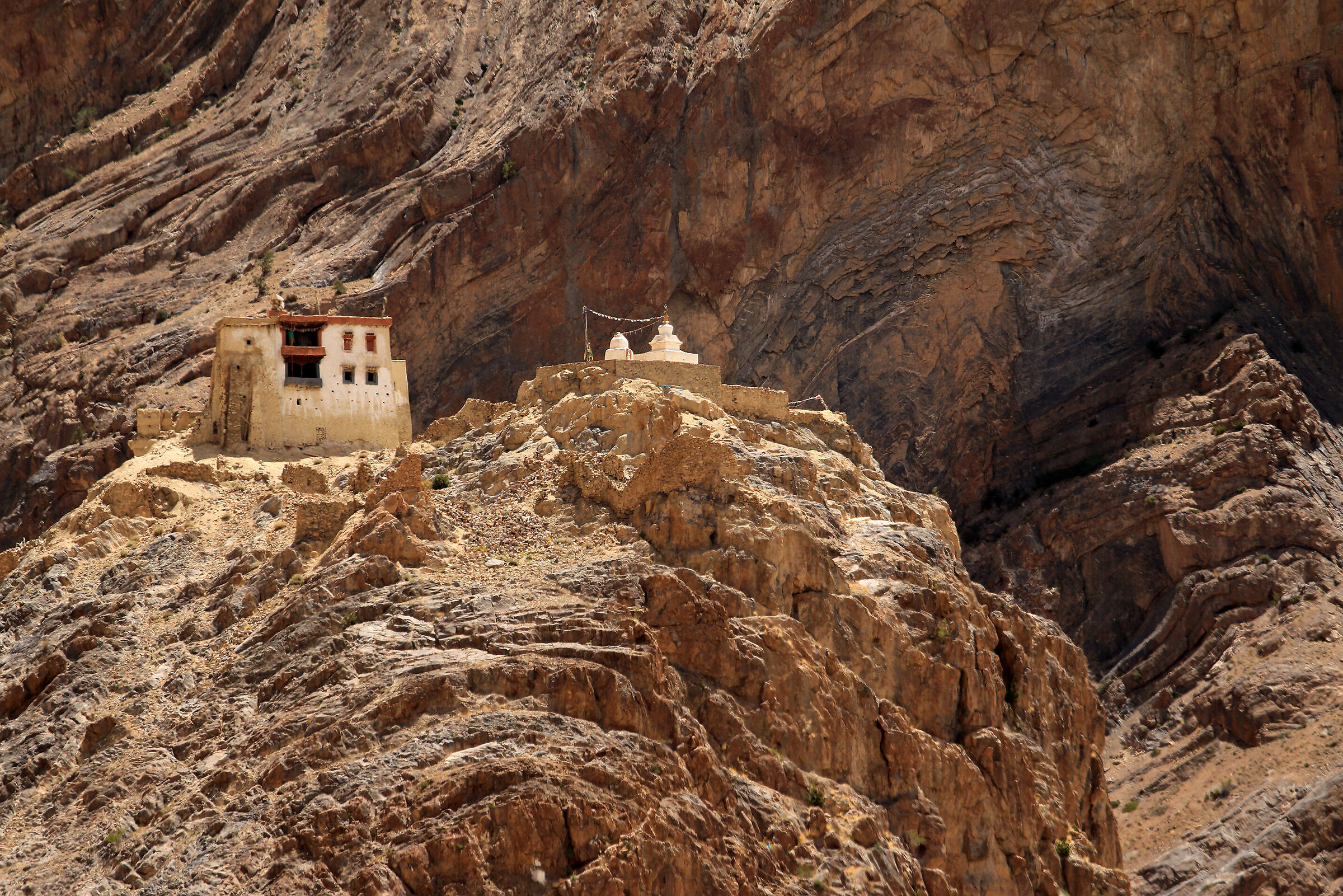 small monastery of Zongla