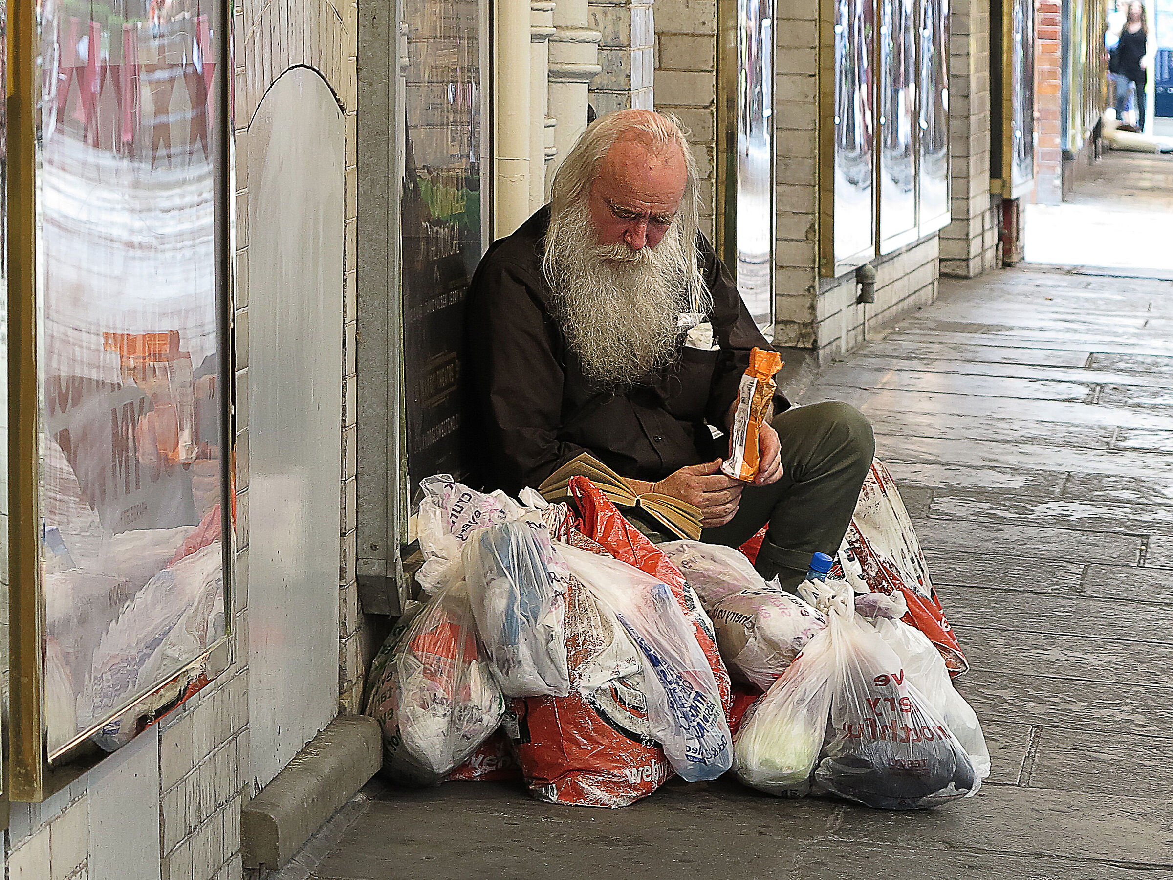 Un buon libro.....