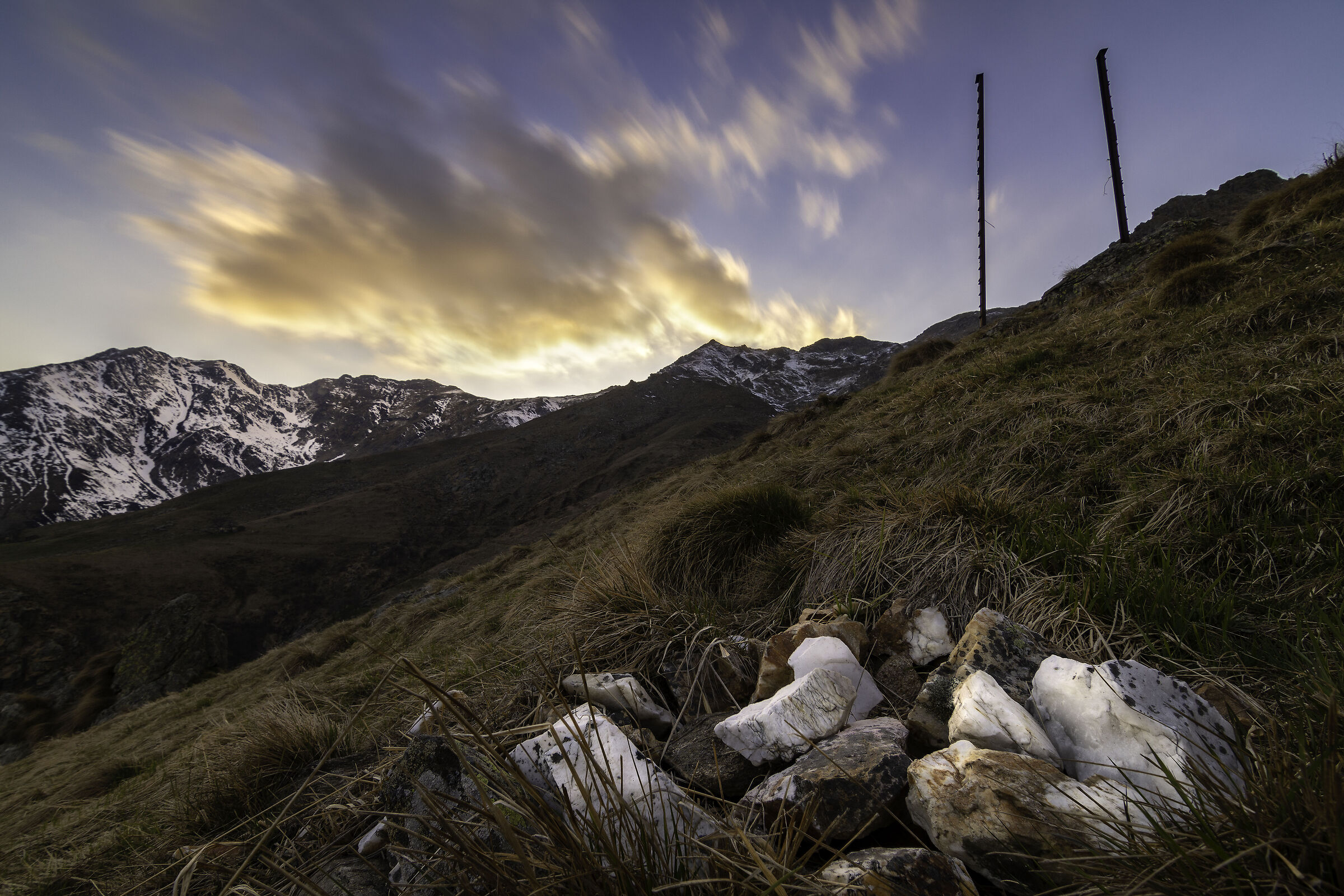 quarzo e resti di una vecchia cava